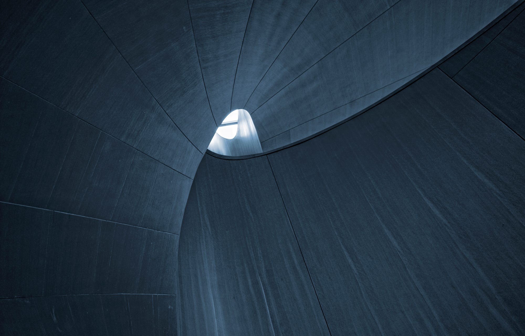 Abstract dark architecture with light source HD Wallpaper