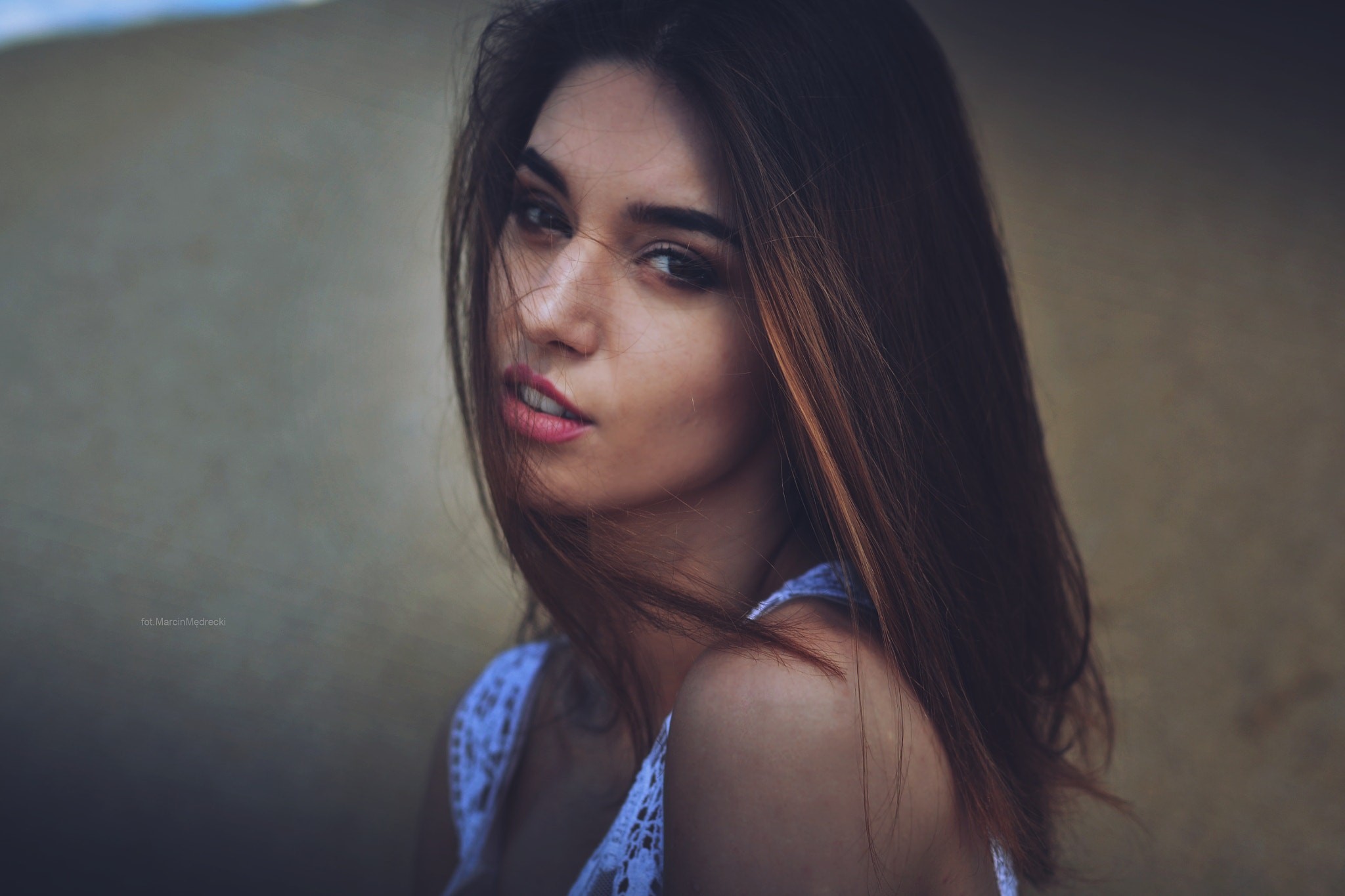 Woman with long brown hair HD Wallpaper