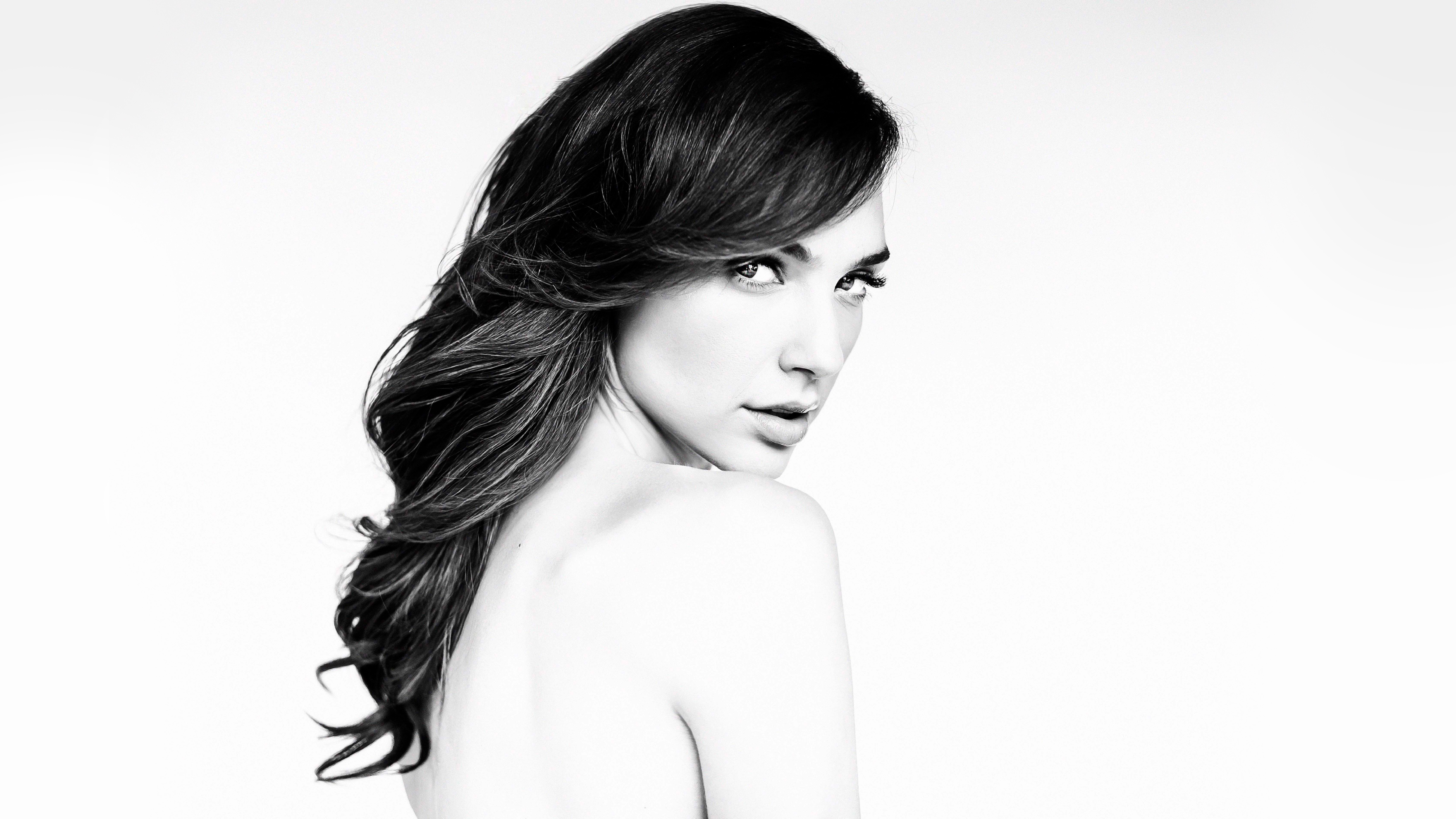 Gal Gadot Portrait HD Wallpaper