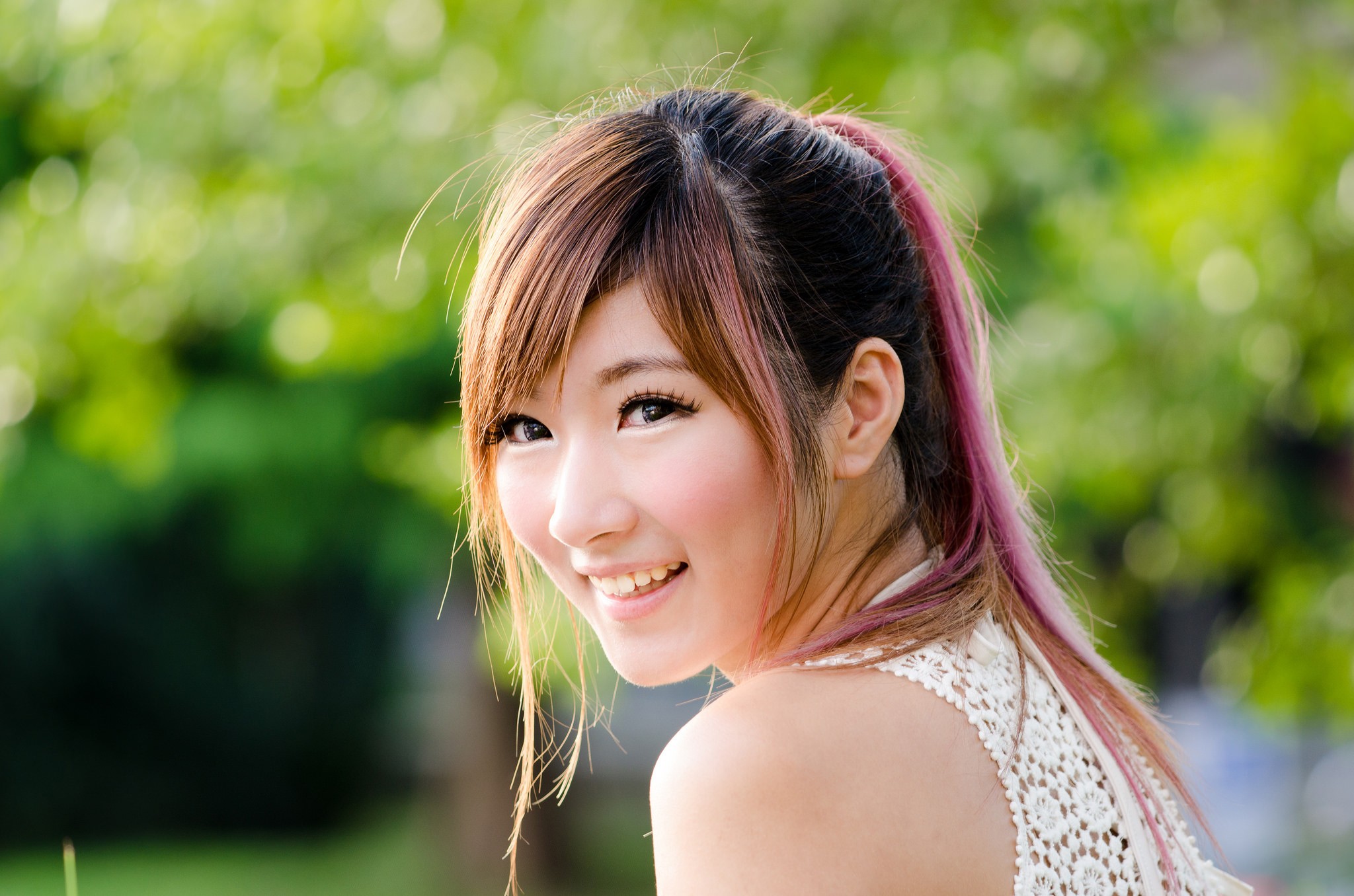 Asian woman with dyed hair outdoors HD Wallpaper