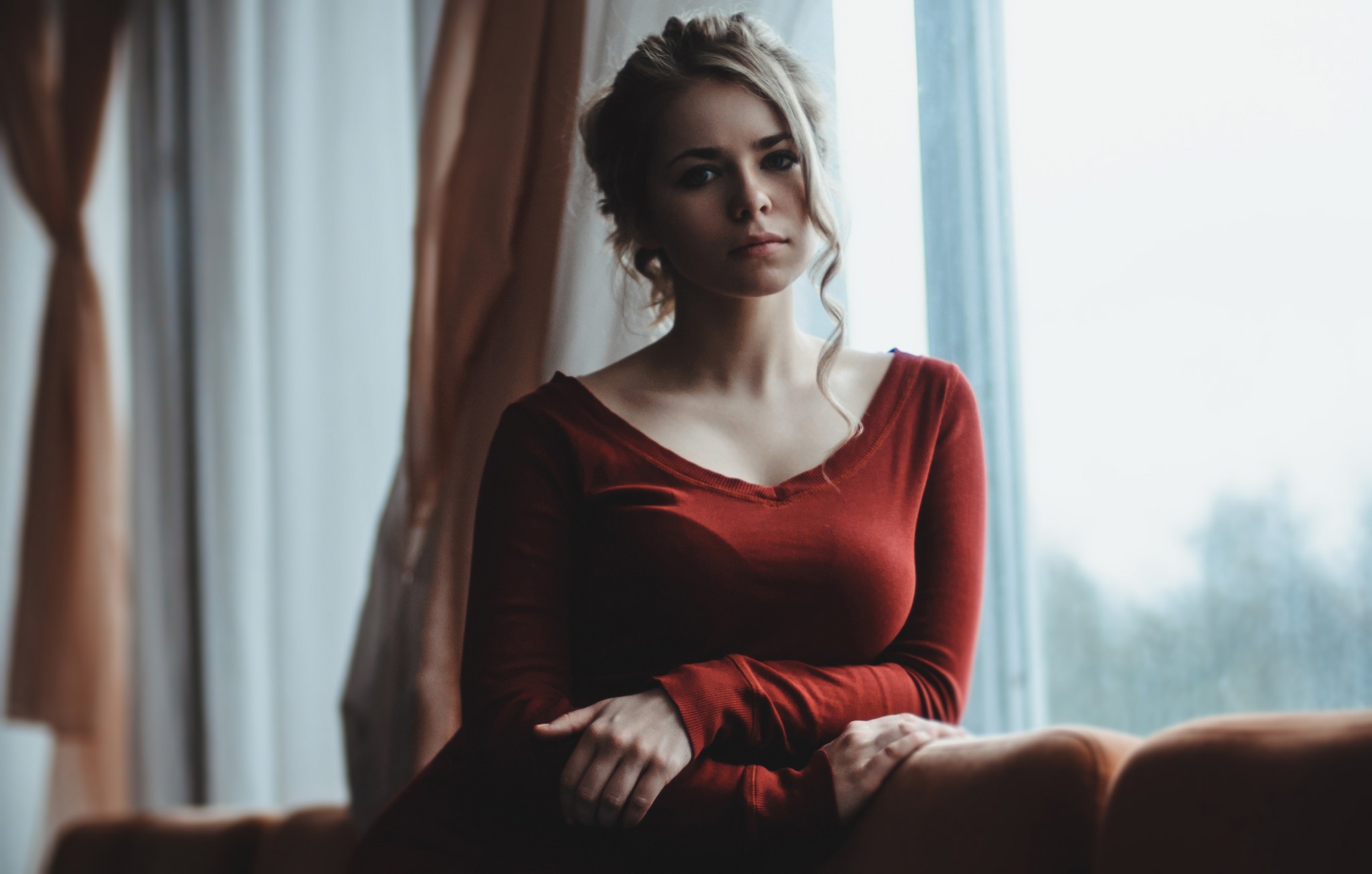 Woman in red dress looking at viewer HD Wallpaper