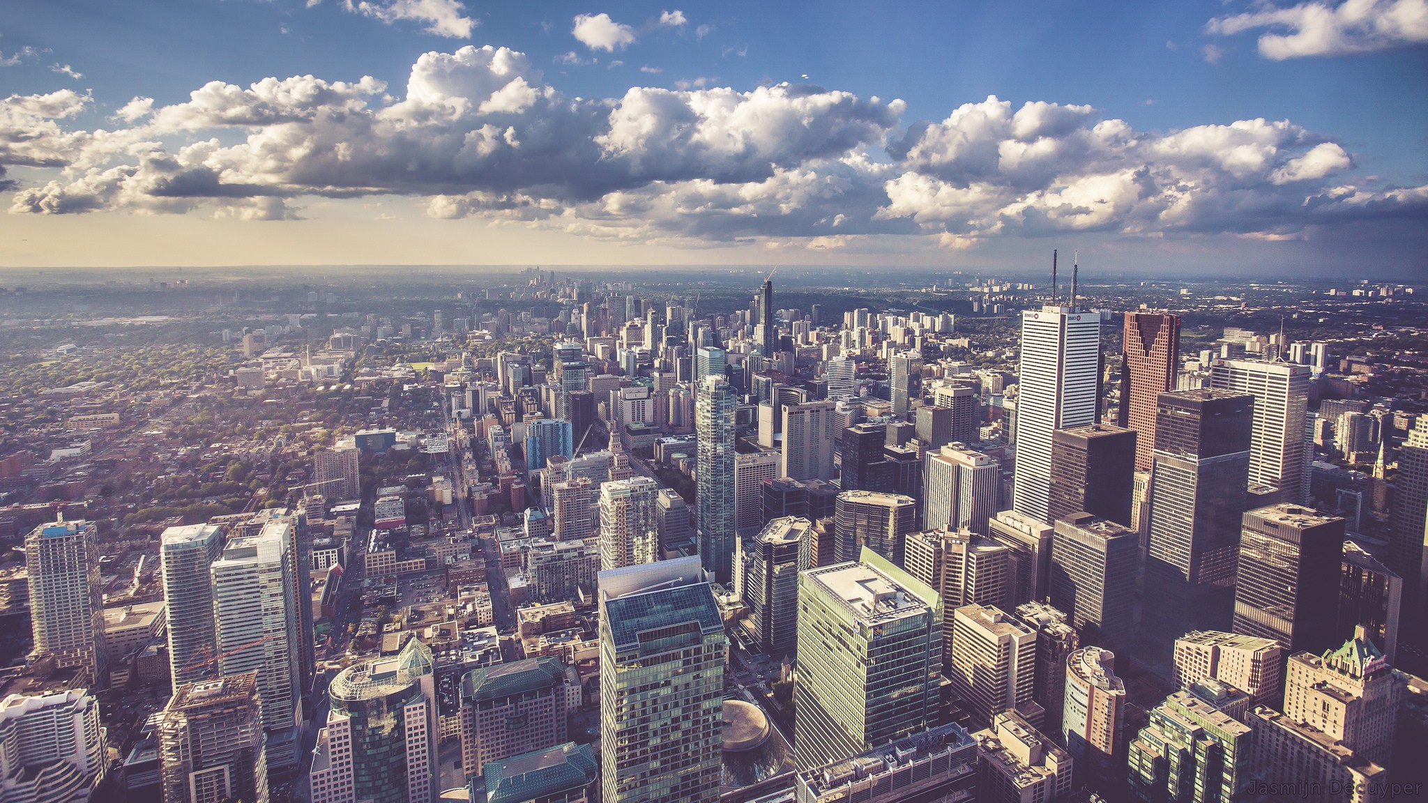 Aerial view of Toronto cityscape with skyscrapers HD Wallpaper