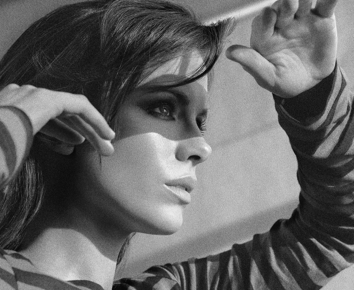 Monochrome portrait of Kate Beckinsale HD Wallpaper