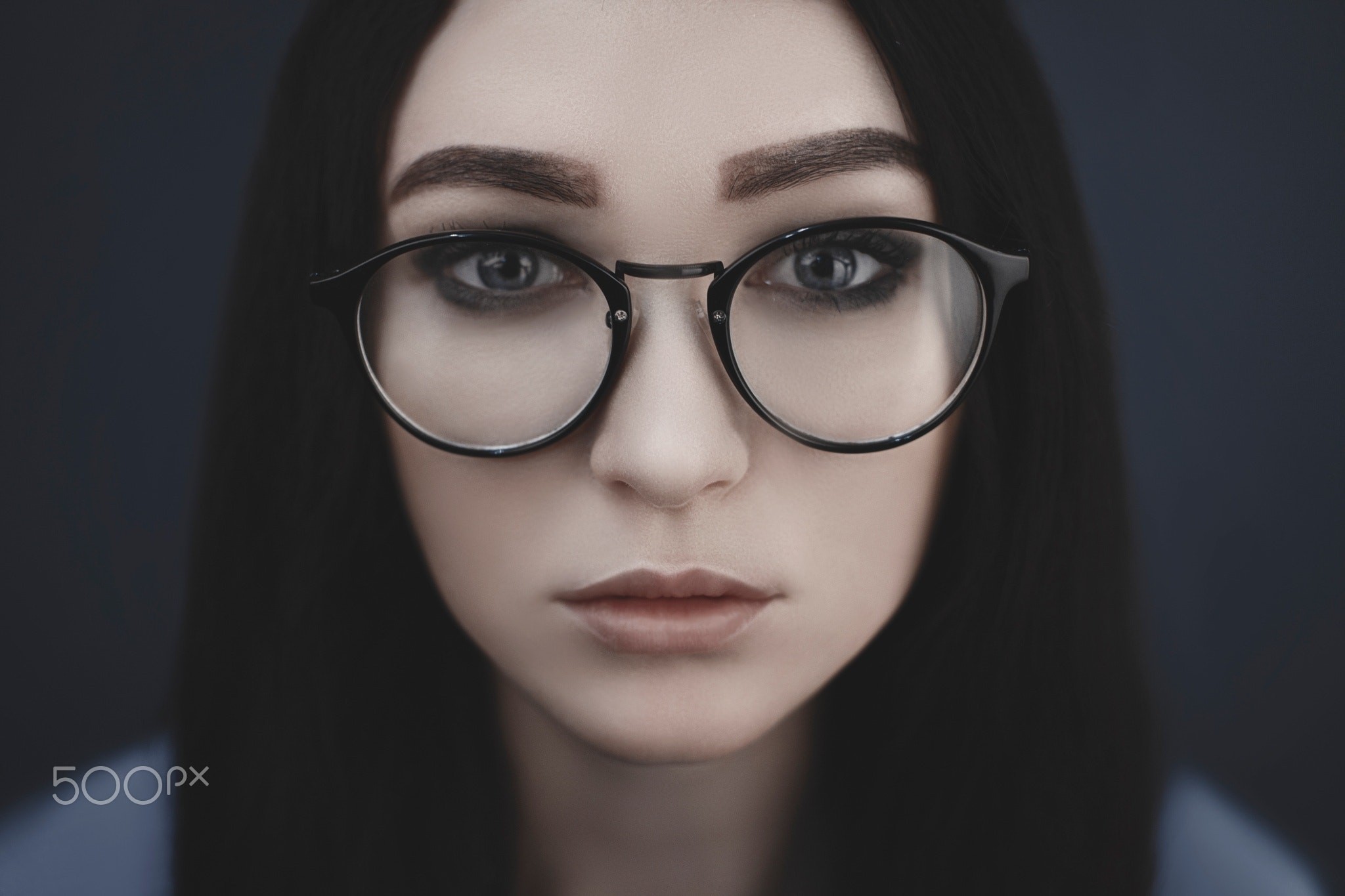 Woman with glasses portrait HD Wallpaper
