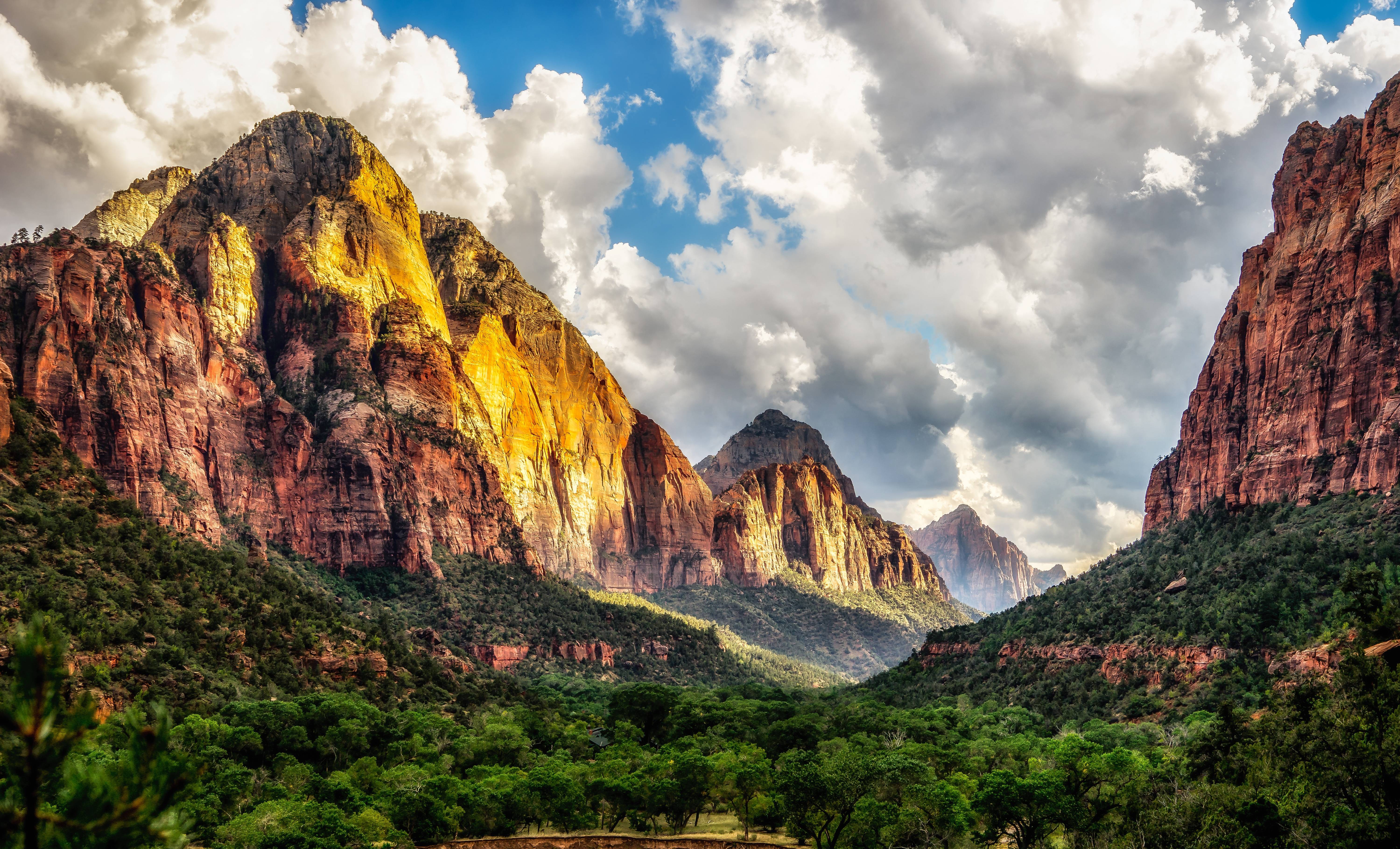 Zion National Park with Mountains and Clouds HD Wallpaper