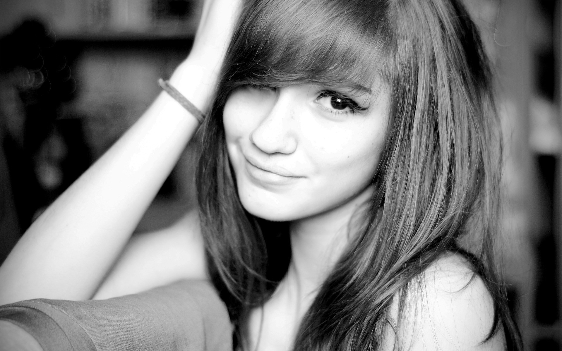 Monochrome portrait of a young woman with long hair HD Wallpaper