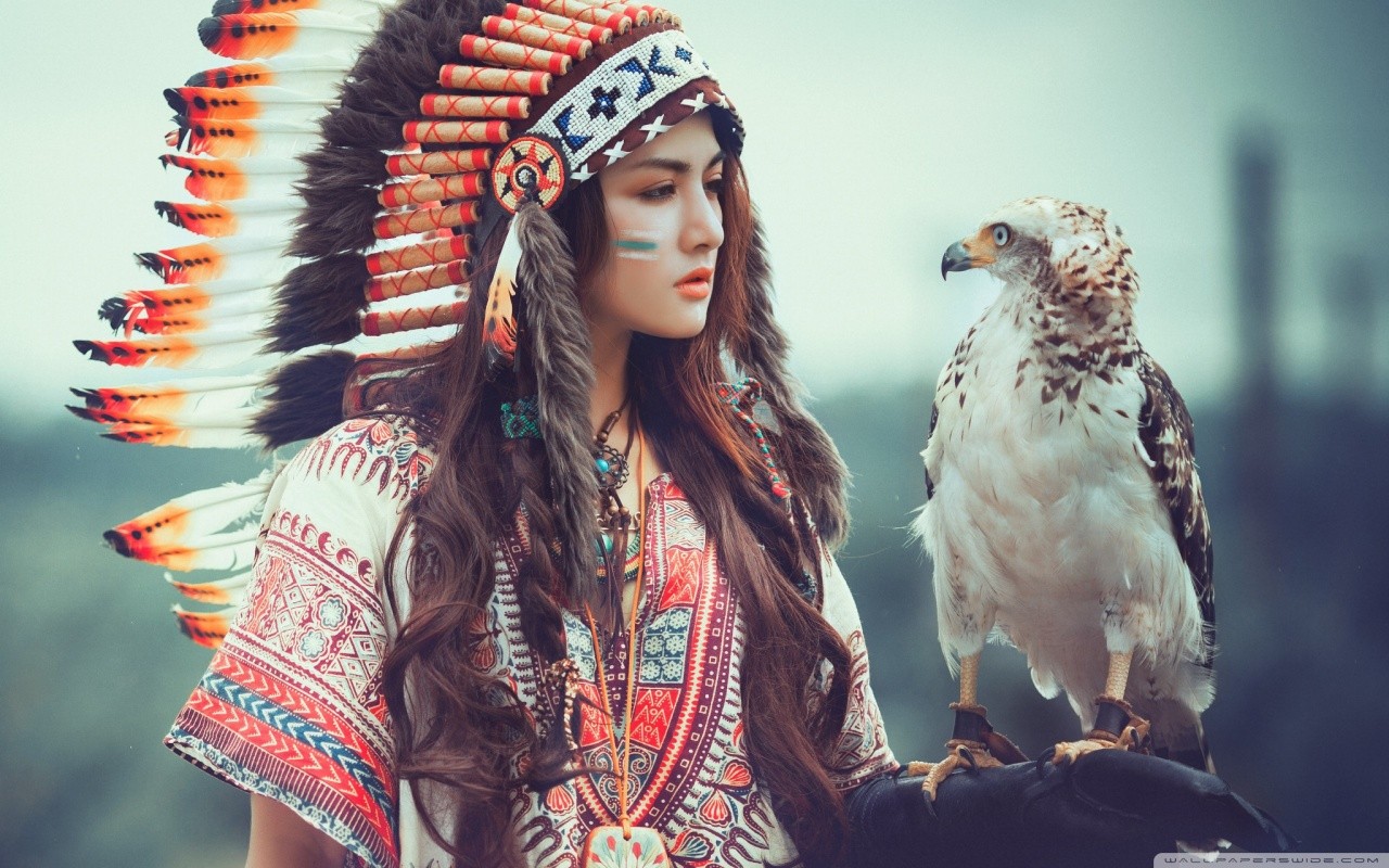 Woman in Native American Headdress with Eagle HD Wallpaper