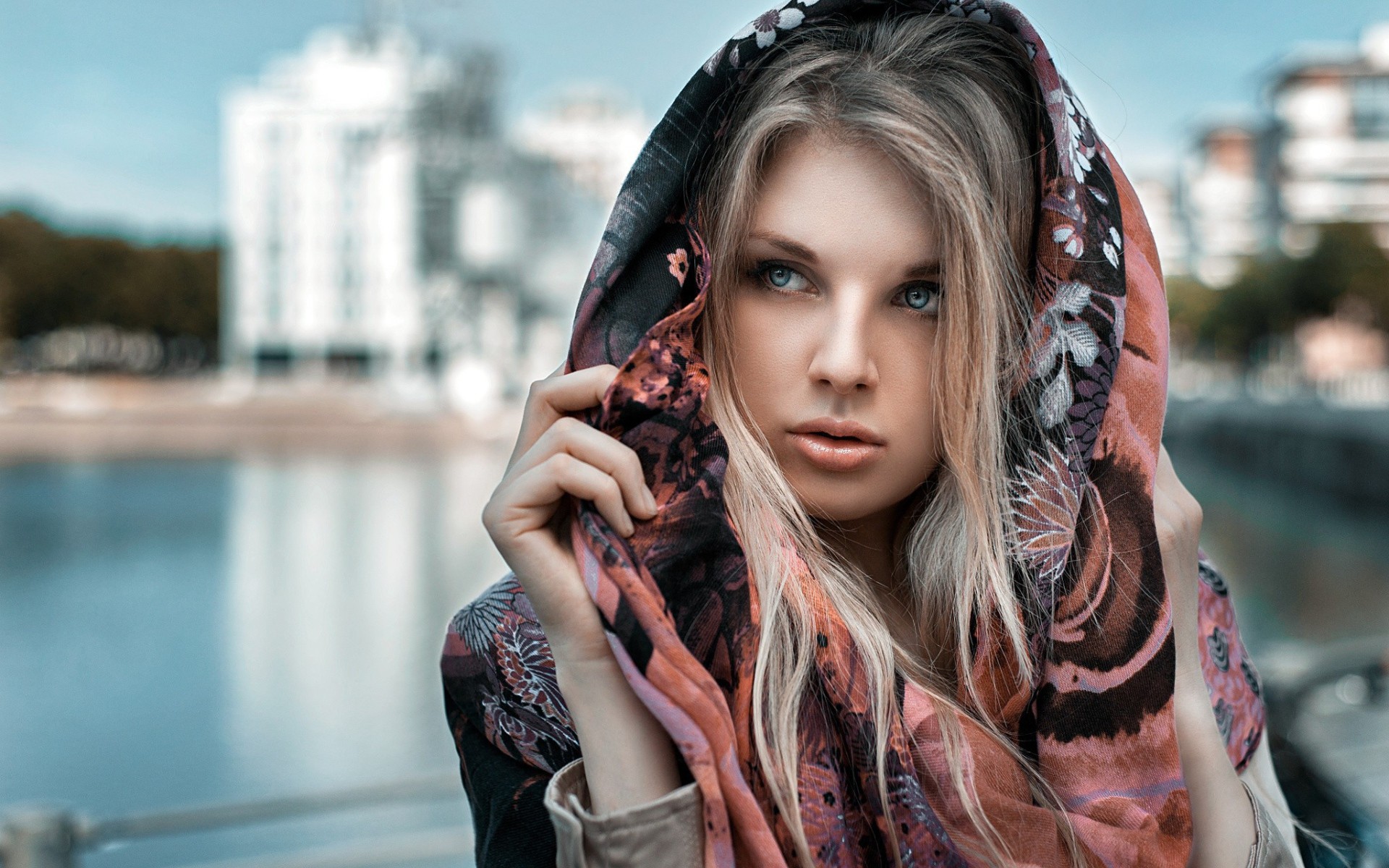 Woman with blonde hair wearing a patterned scarf HD Wallpaper