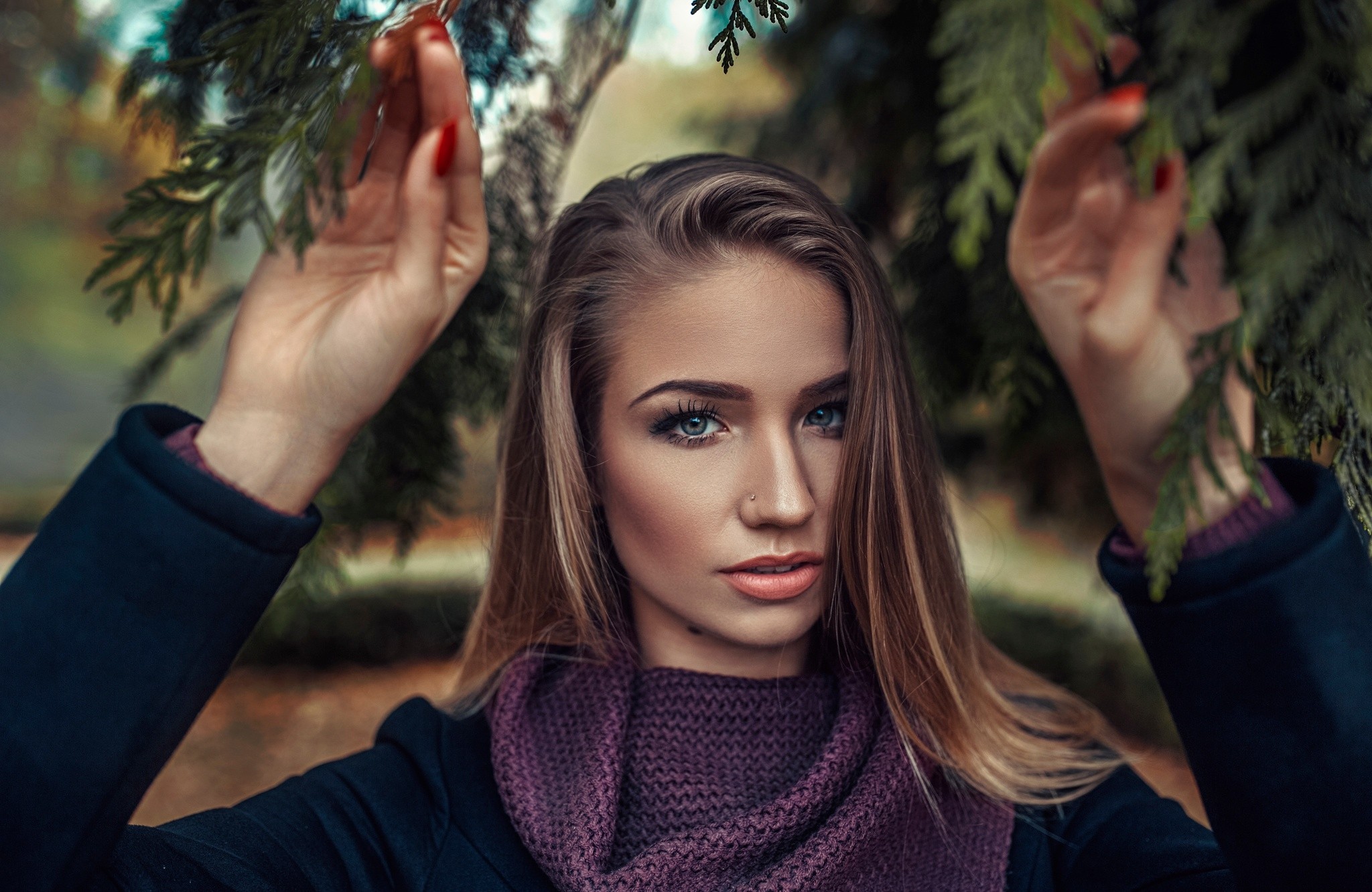 Woman with blonde hair and purple scarf HD Wallpaper