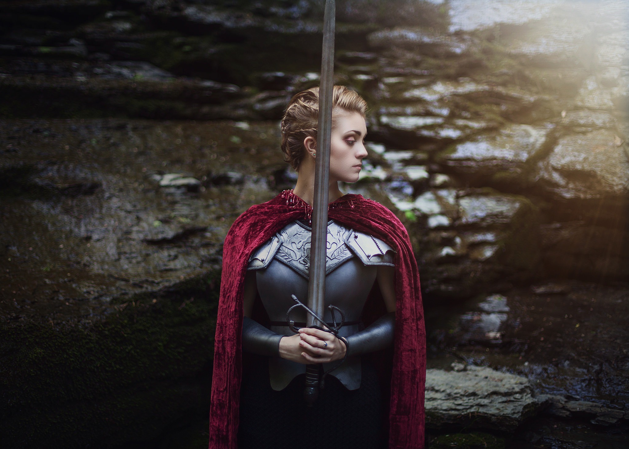Woman in armor holding a sword HD Wallpaper