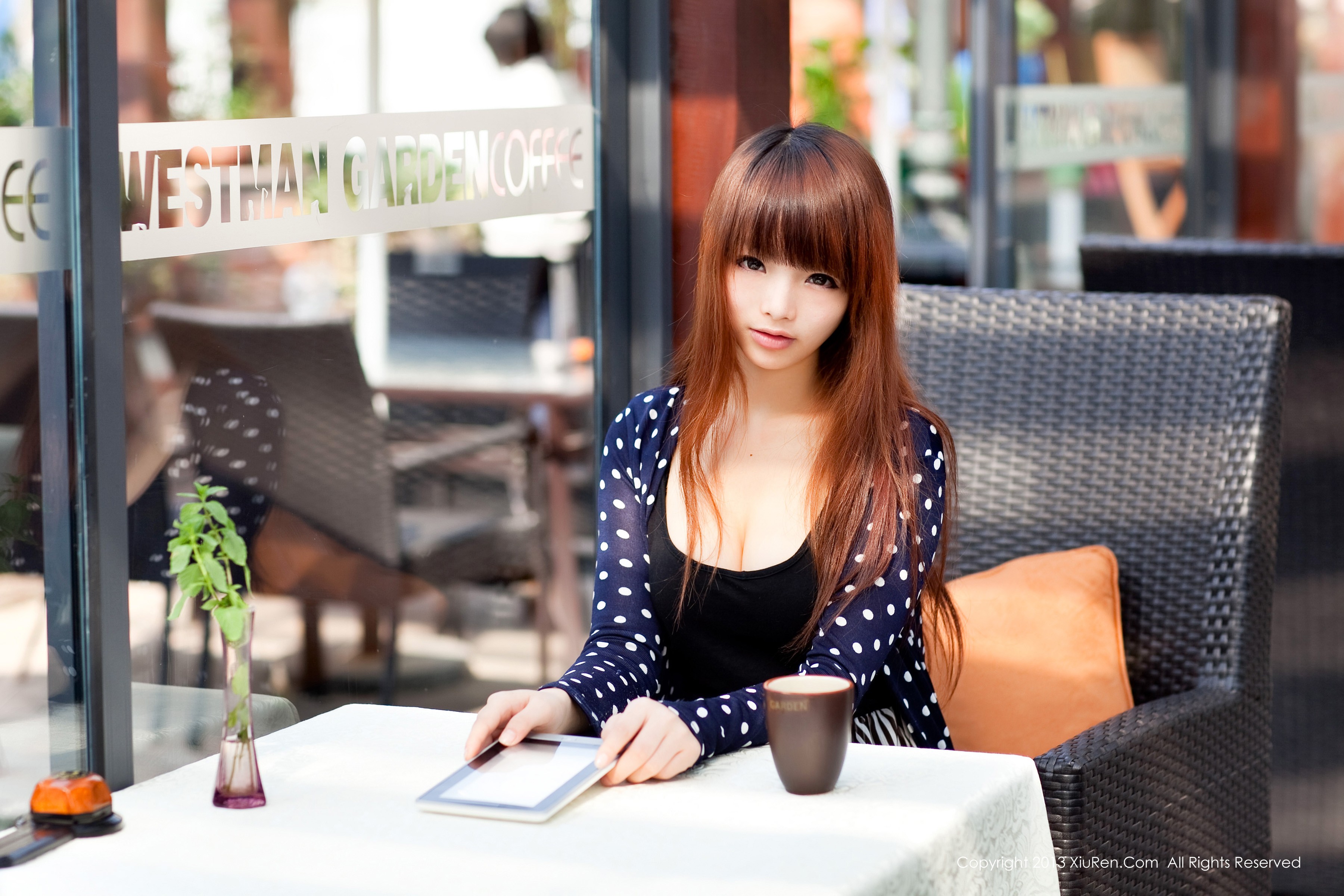 Asian woman in polka dot cardigan at Westman Garden Coffee HD Wallpaper