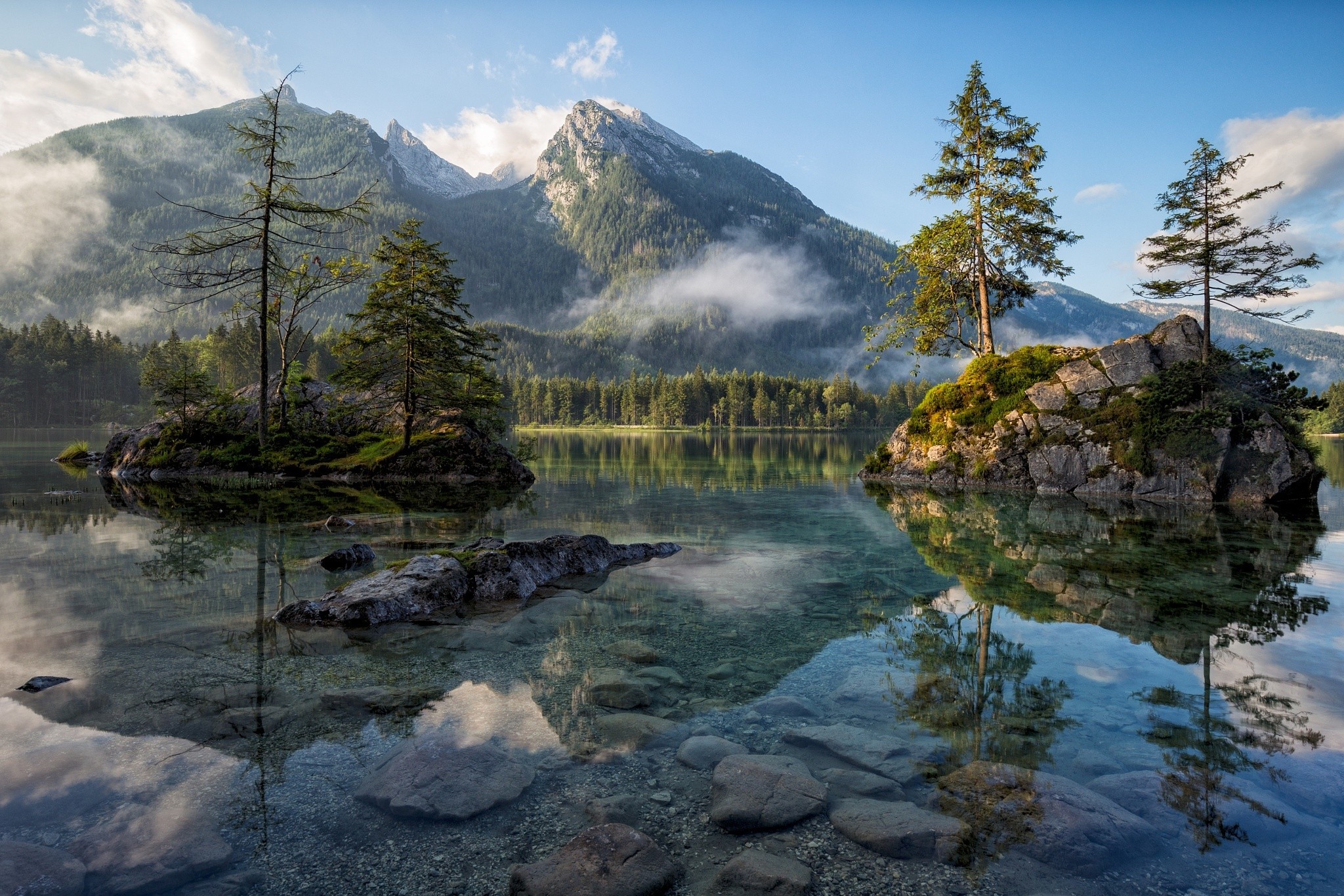 Lake with islands and mountains HD Wallpaper