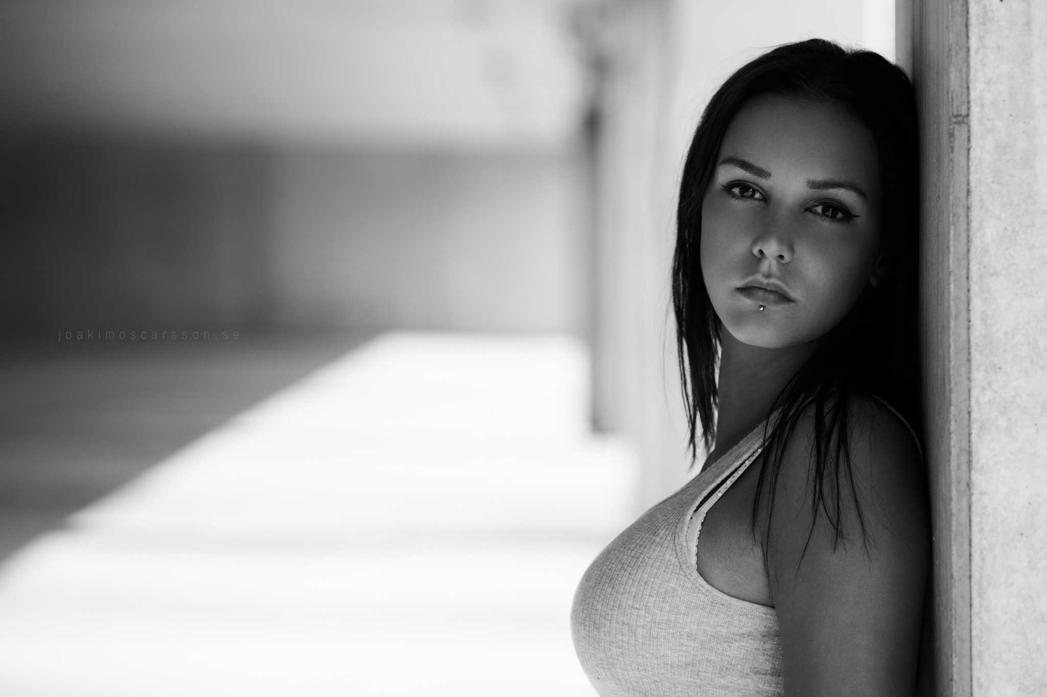 Portrait of a woman with a lip piercing HD Wallpaper