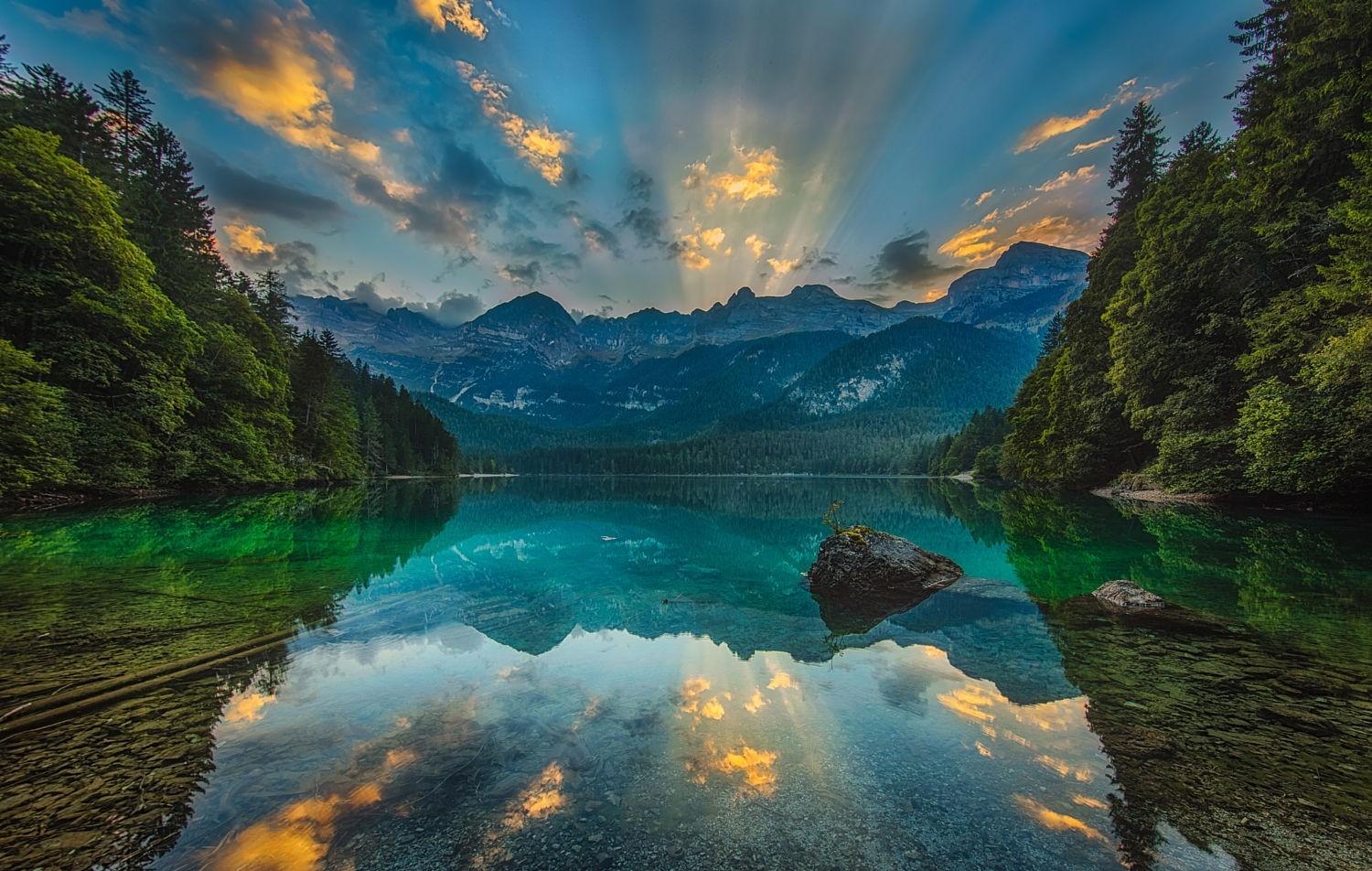 Sunset over the Dolomites mountains and lake in Italy HD Wallpaper
