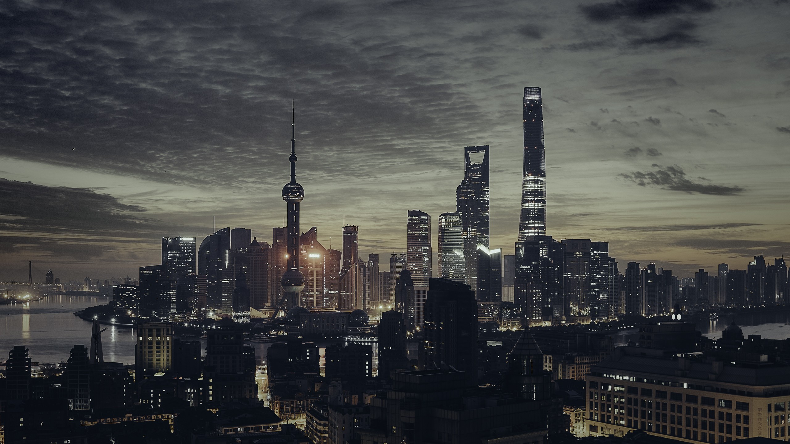 Shanghai cityscape at dusk with Oriental Pearl Tower HD Wallpaper