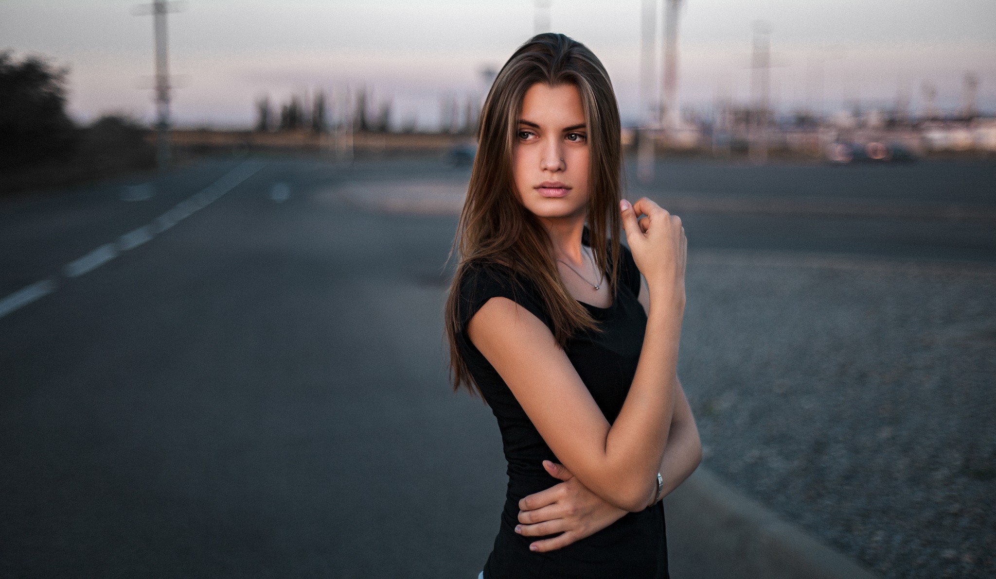 Woman in black t-shirt on a road HD Wallpaper