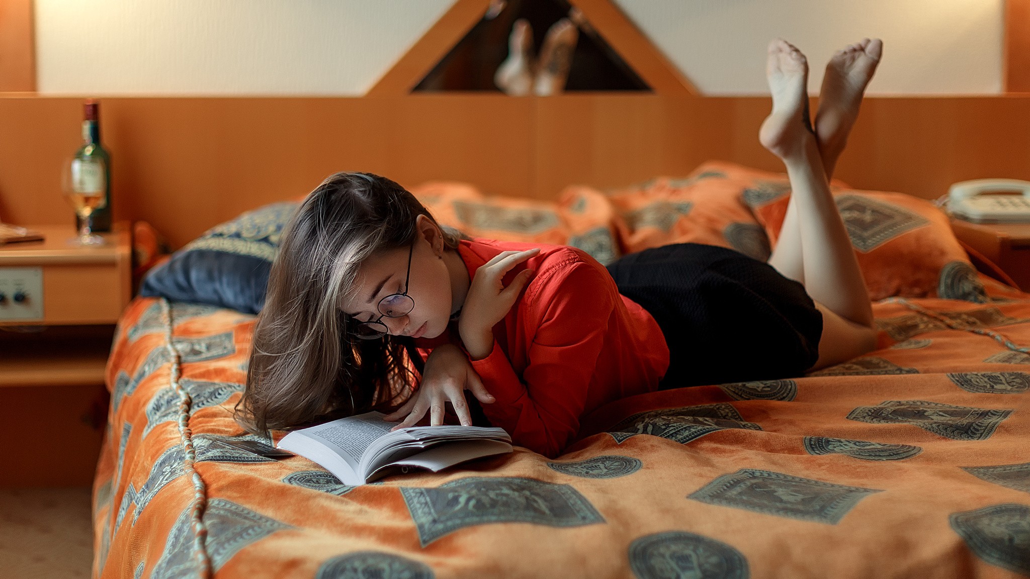 barefoot, tattoo, in bed, books, glasses, classy, portrait, women, feet in the air, skirt, Stepan Gladkov HD Wallpaper