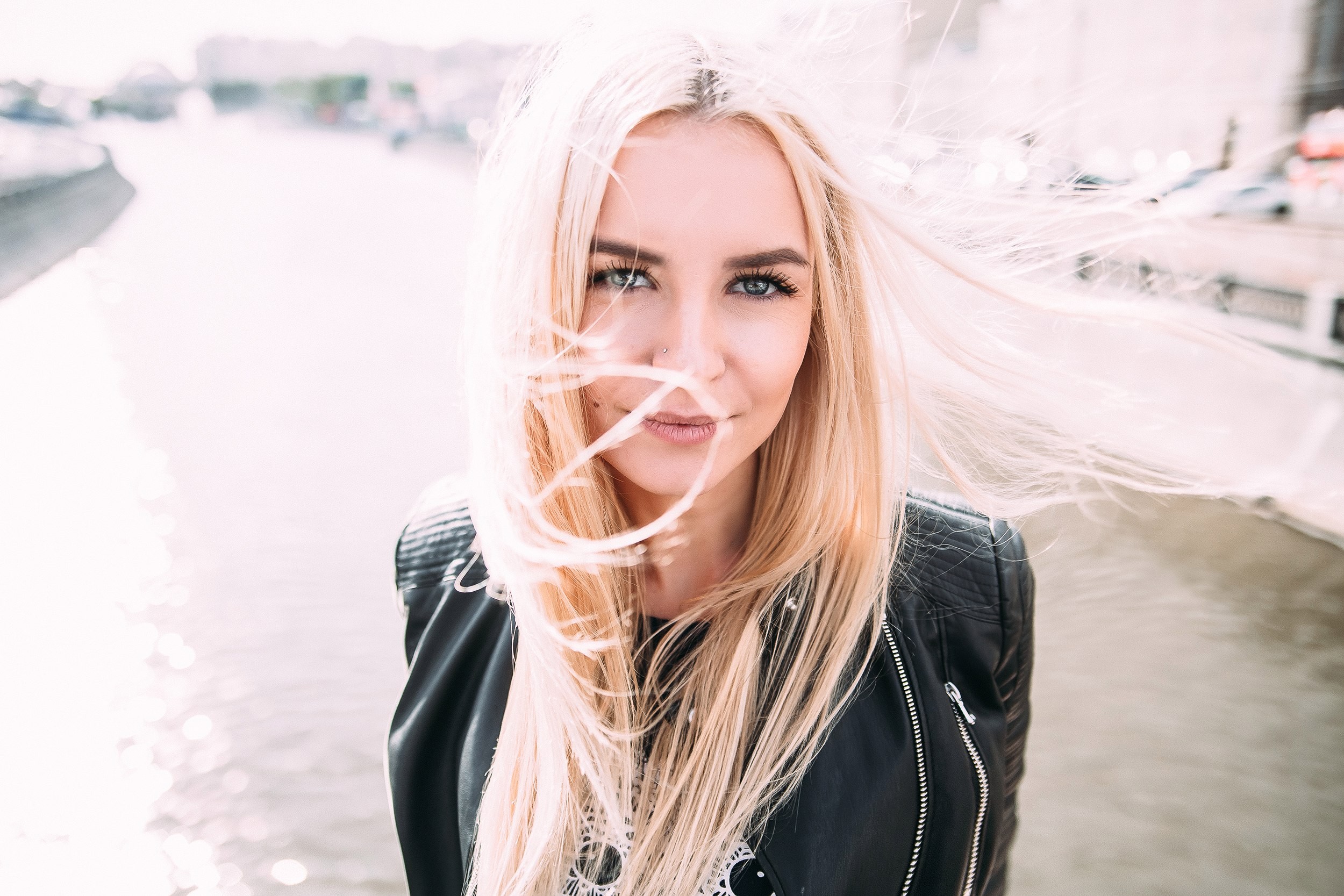 Taisya Turovskaya with blonde hair in a leather jacket HD Wallpaper