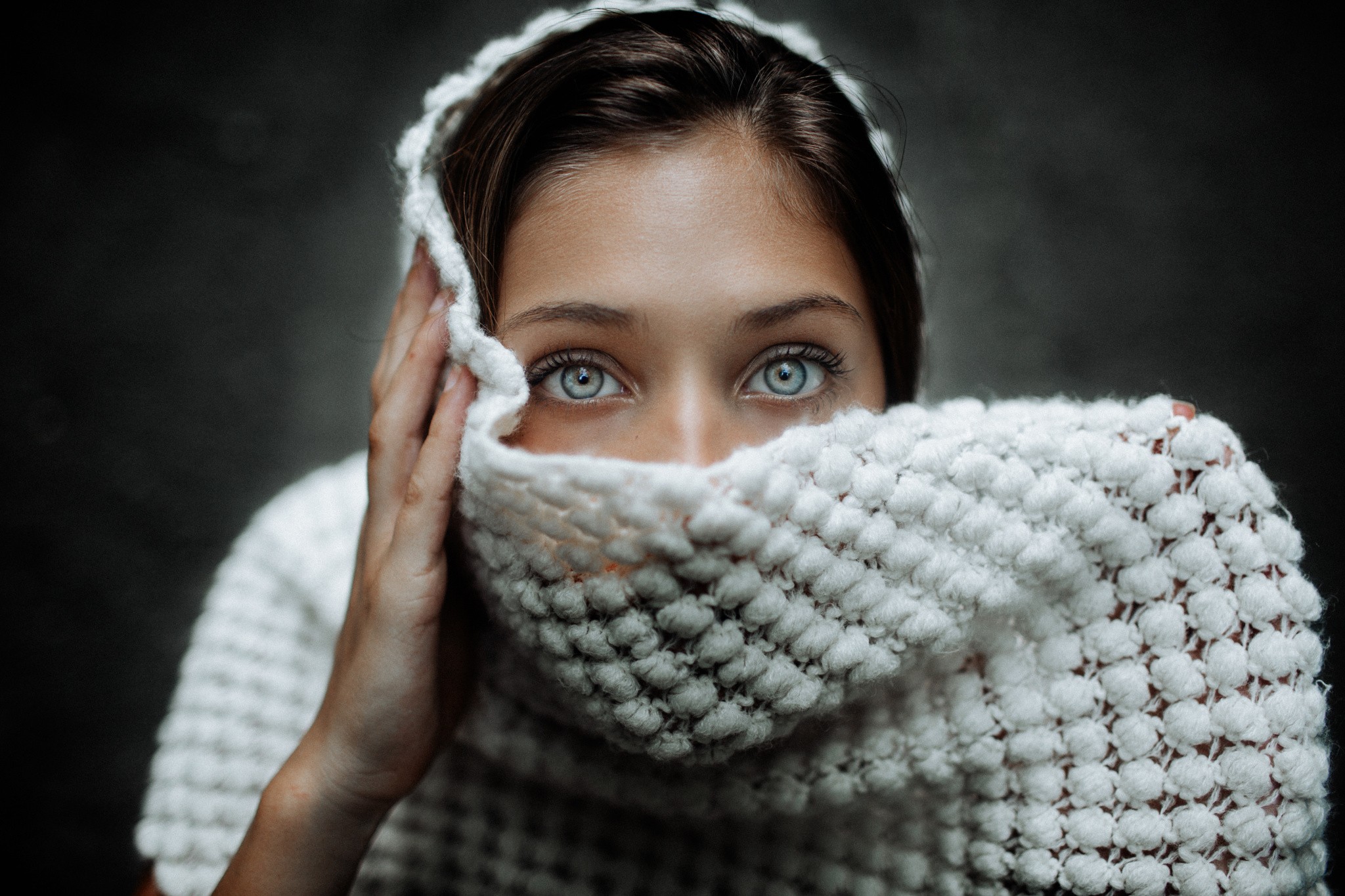 Woman with blue eyes wearing a white scarf HD Wallpaper