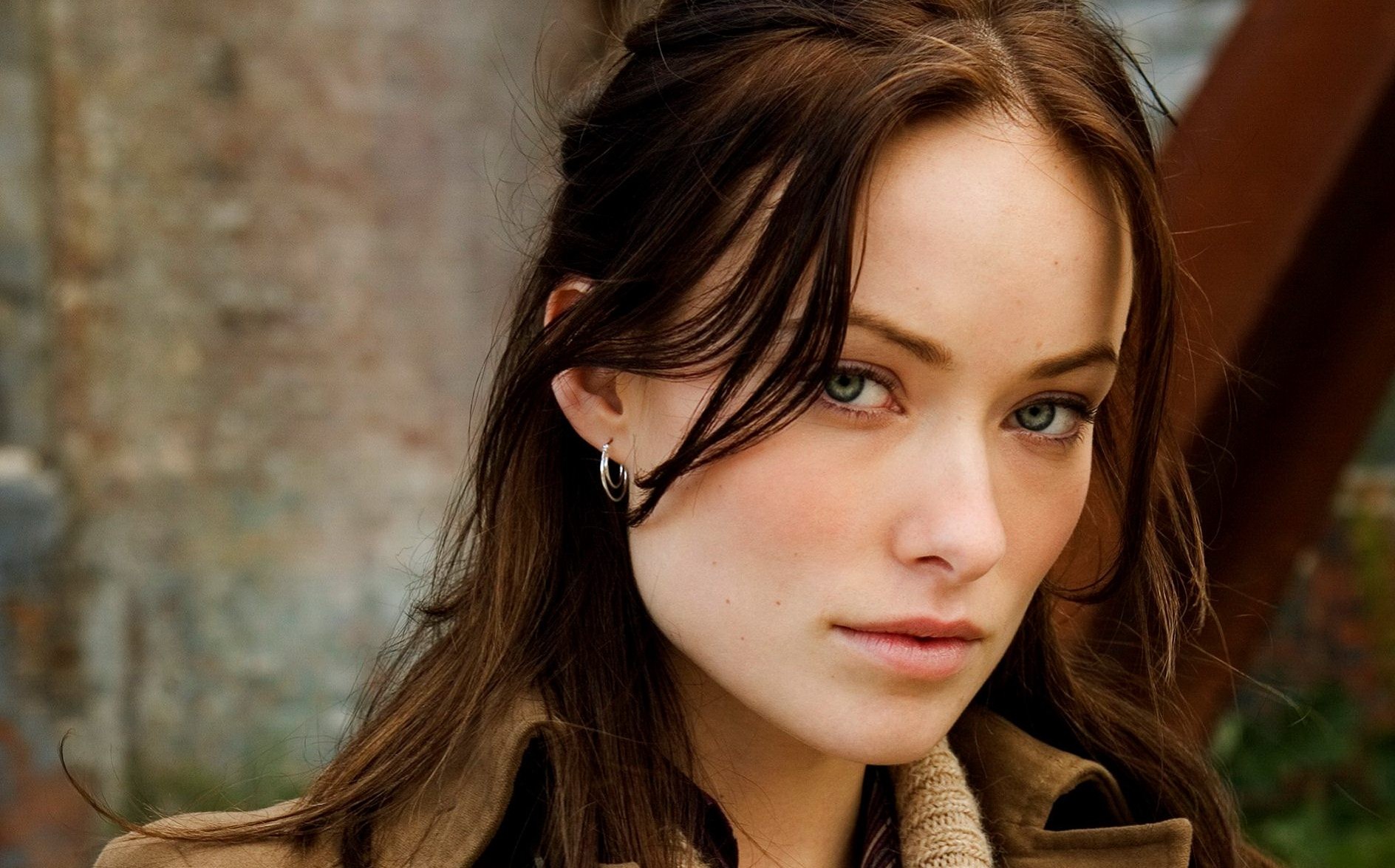 Olivia Wilde actress in a brown coat HD Wallpaper