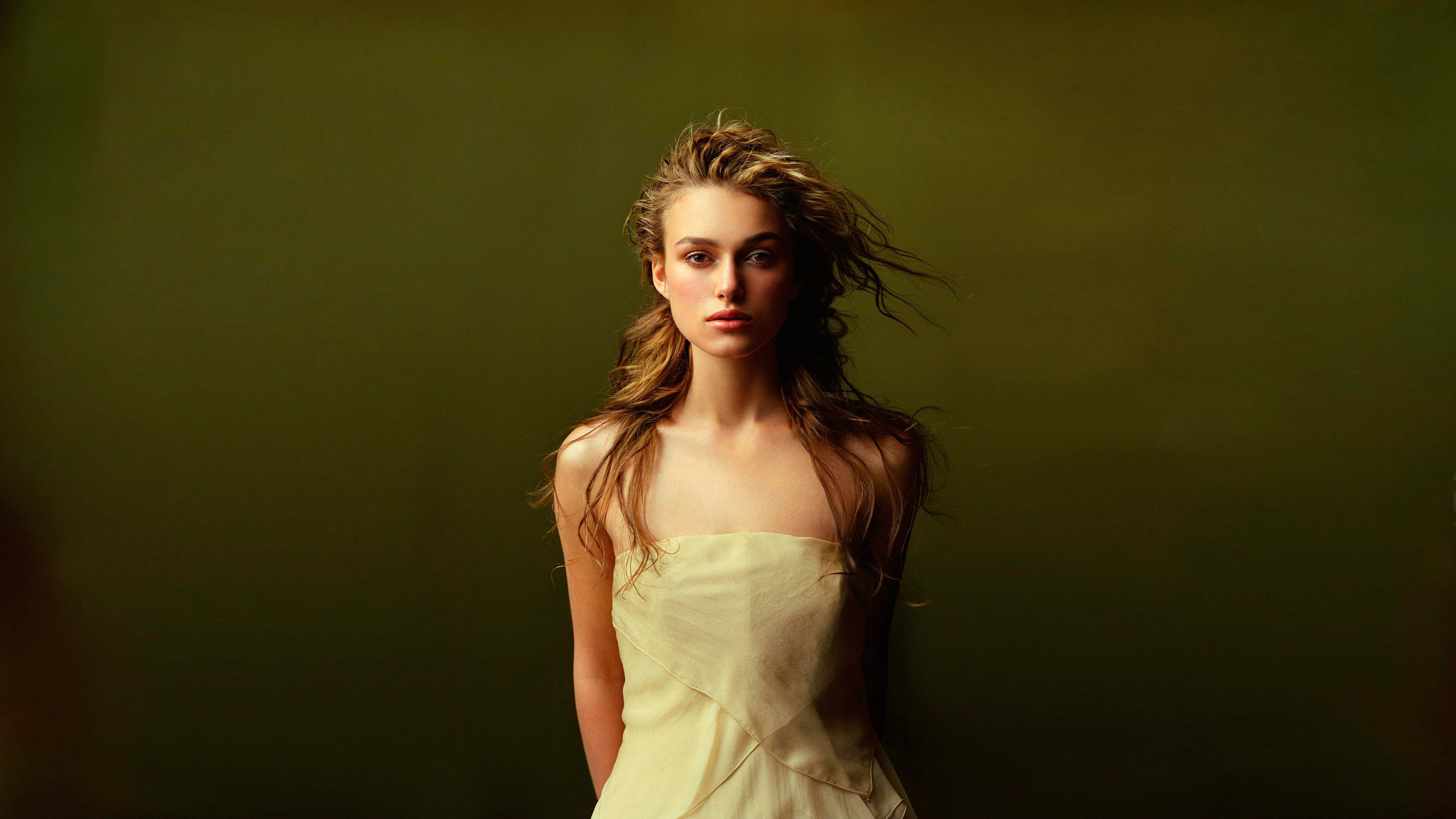 Keira Knightley in a yellow dress HD Wallpaper