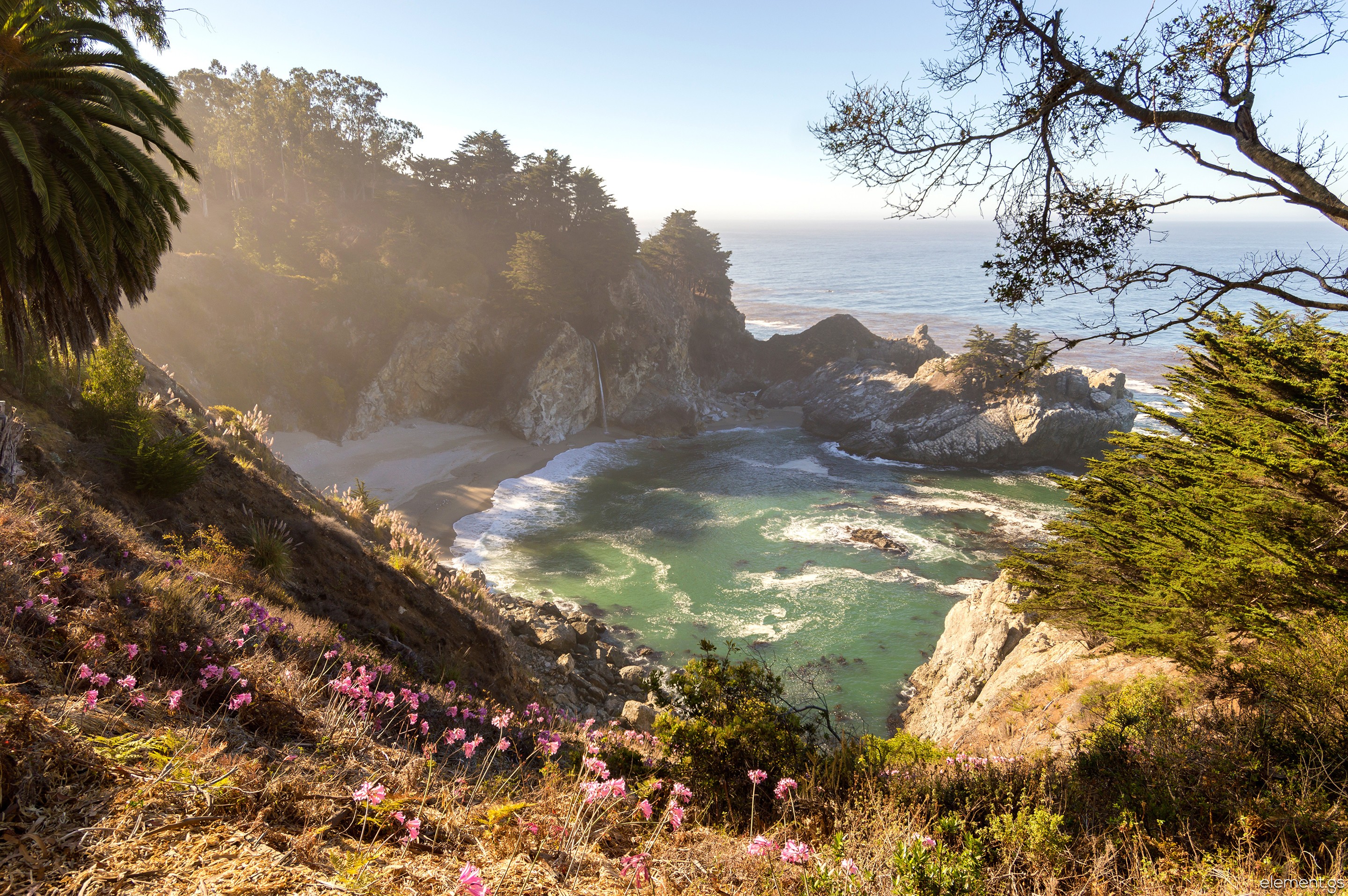 McWay Falls at Julia Pfeiffer Burns State Park HD Wallpaper