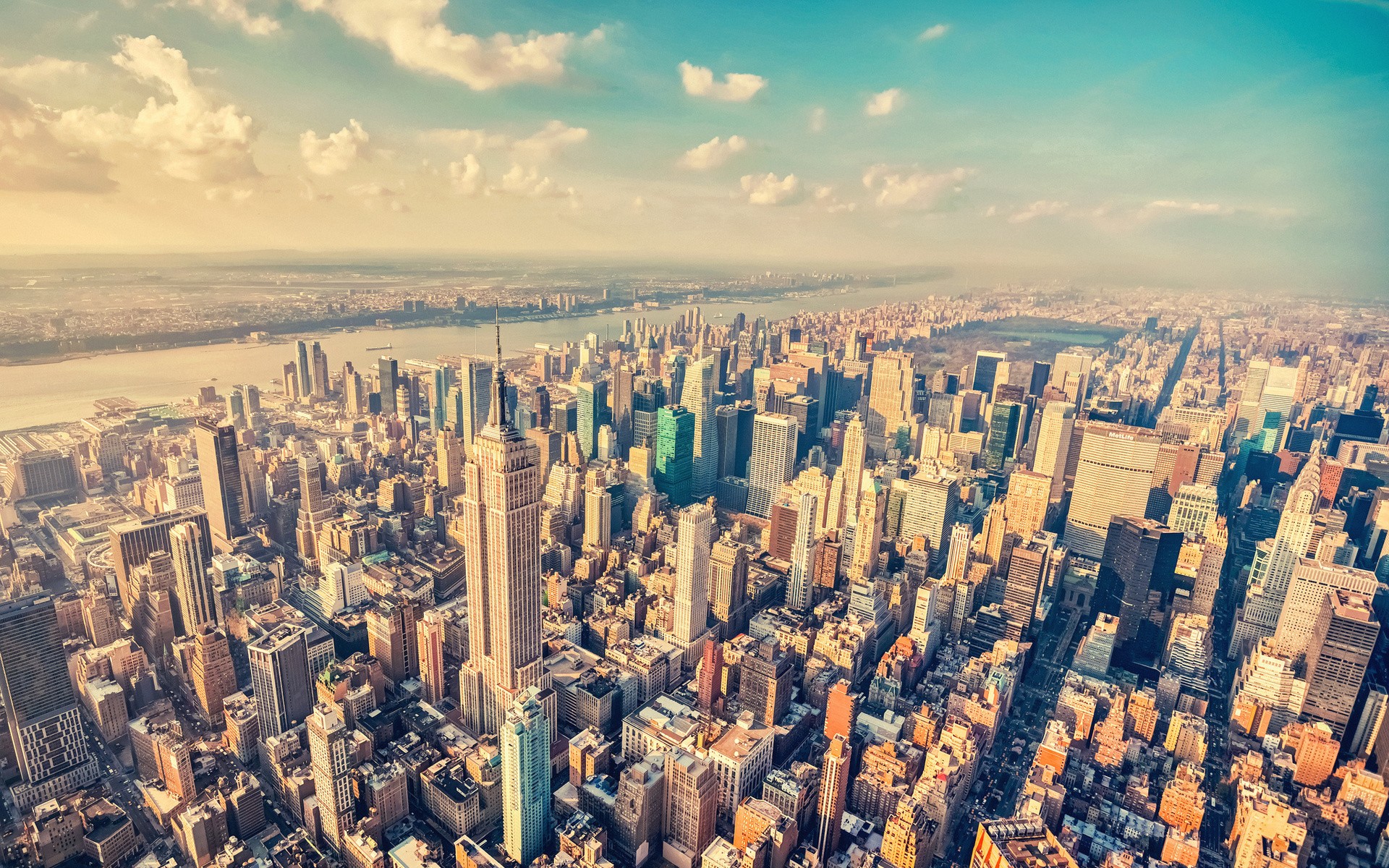 Aerial view of New York City skyline with Empire State Building HD Wallpaper