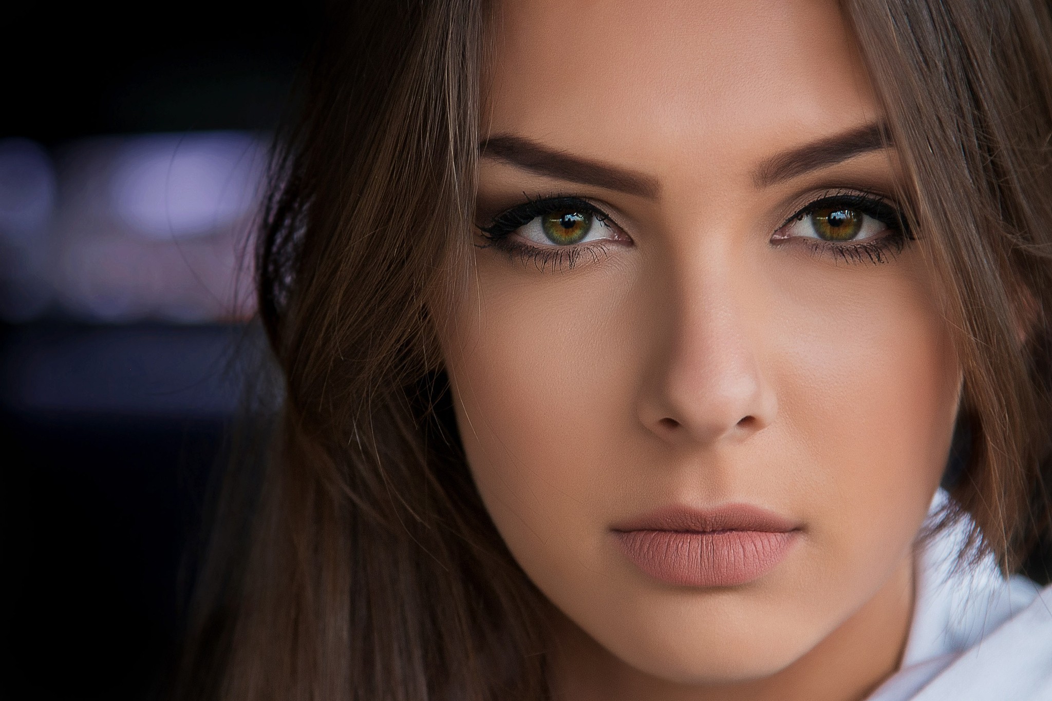 Woman with brown hair and green eyes looking at viewer HD Wallpaper