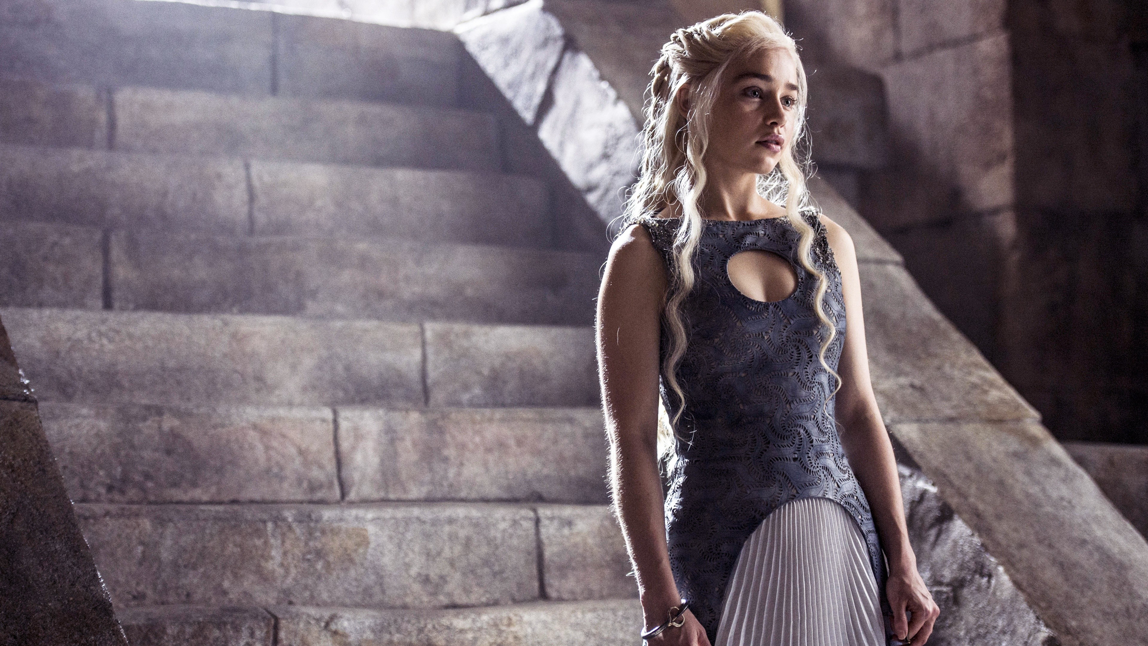 Daenerys Targaryen in Game of Thrones HD Wallpaper