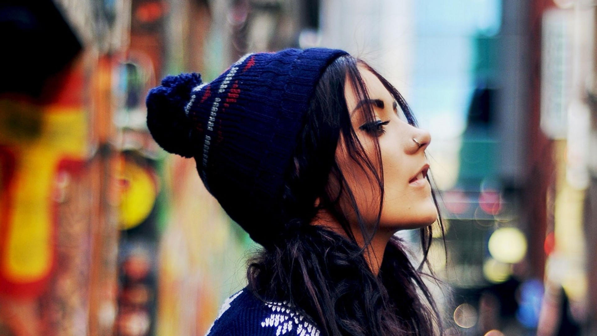 Danielle Mansutti wearing a blue beanie and sweater HD Wallpaper