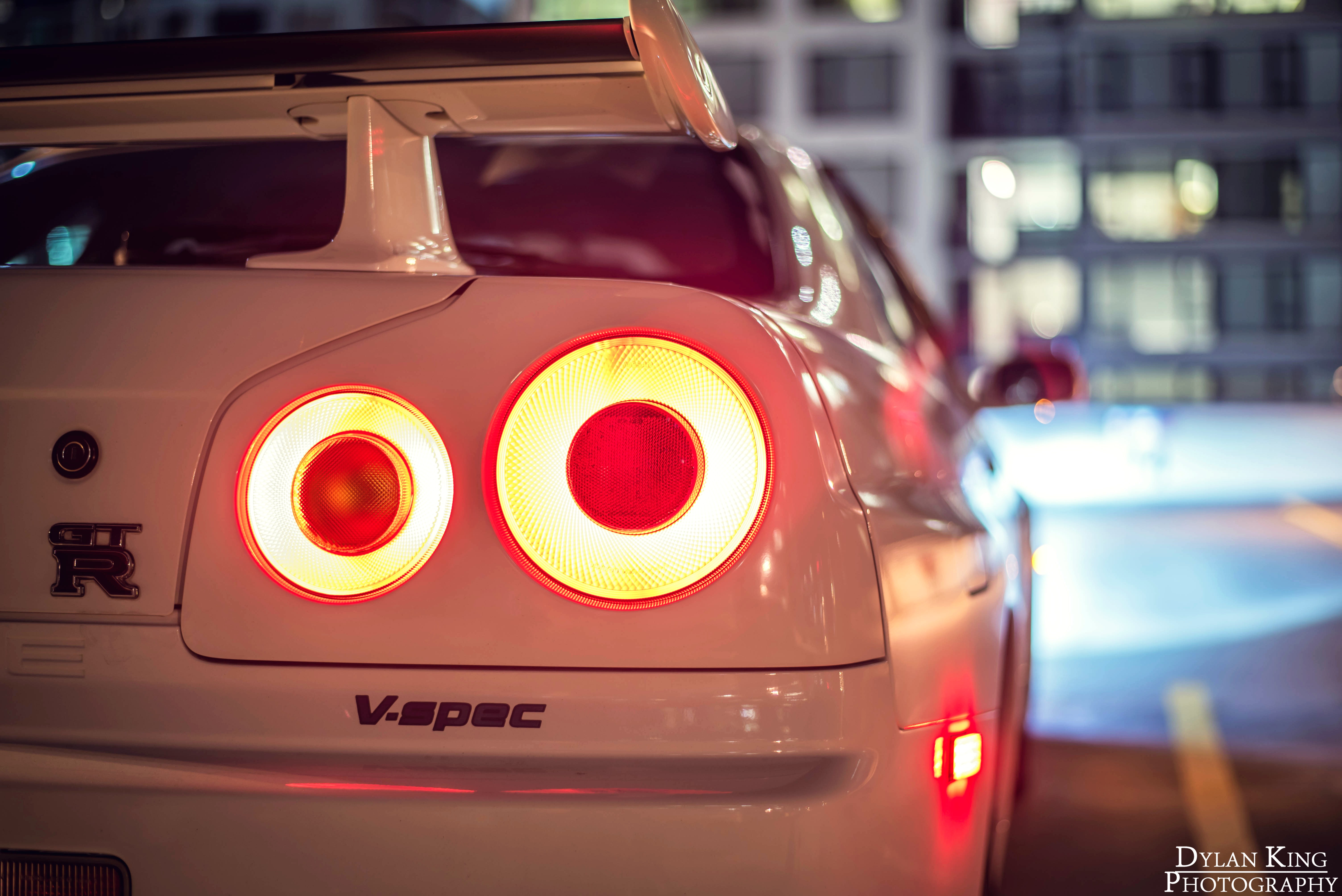 White Nissan Skyline GT-R R34 V-spec Tail Lights HD Wallpaper