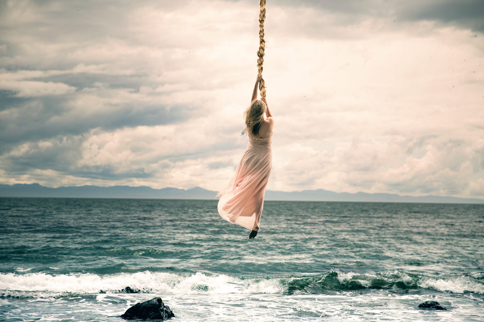 Fantasy girl swinging over the sea HD Wallpaper