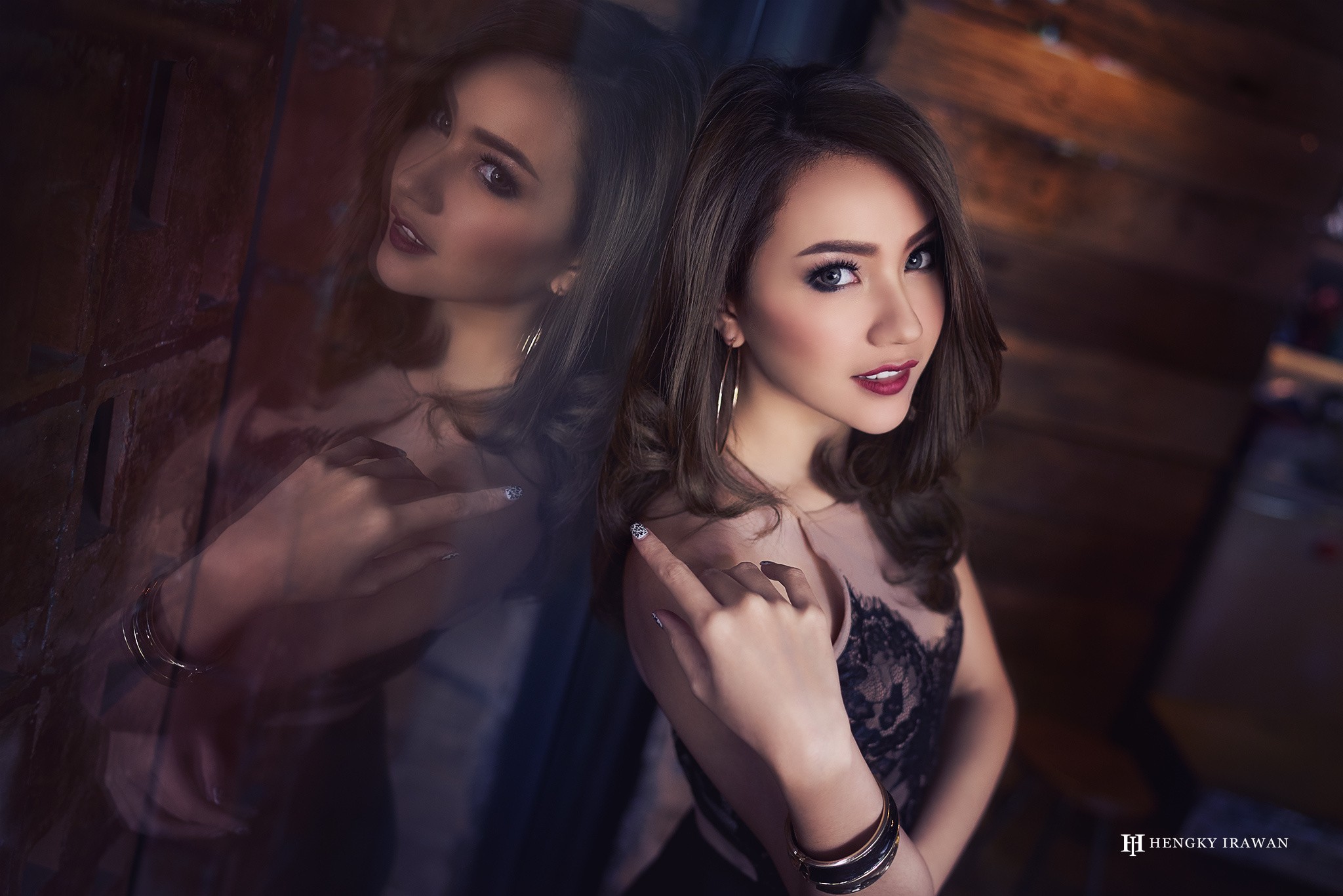 Asian model in black lace dress with reflection HD Wallpaper
