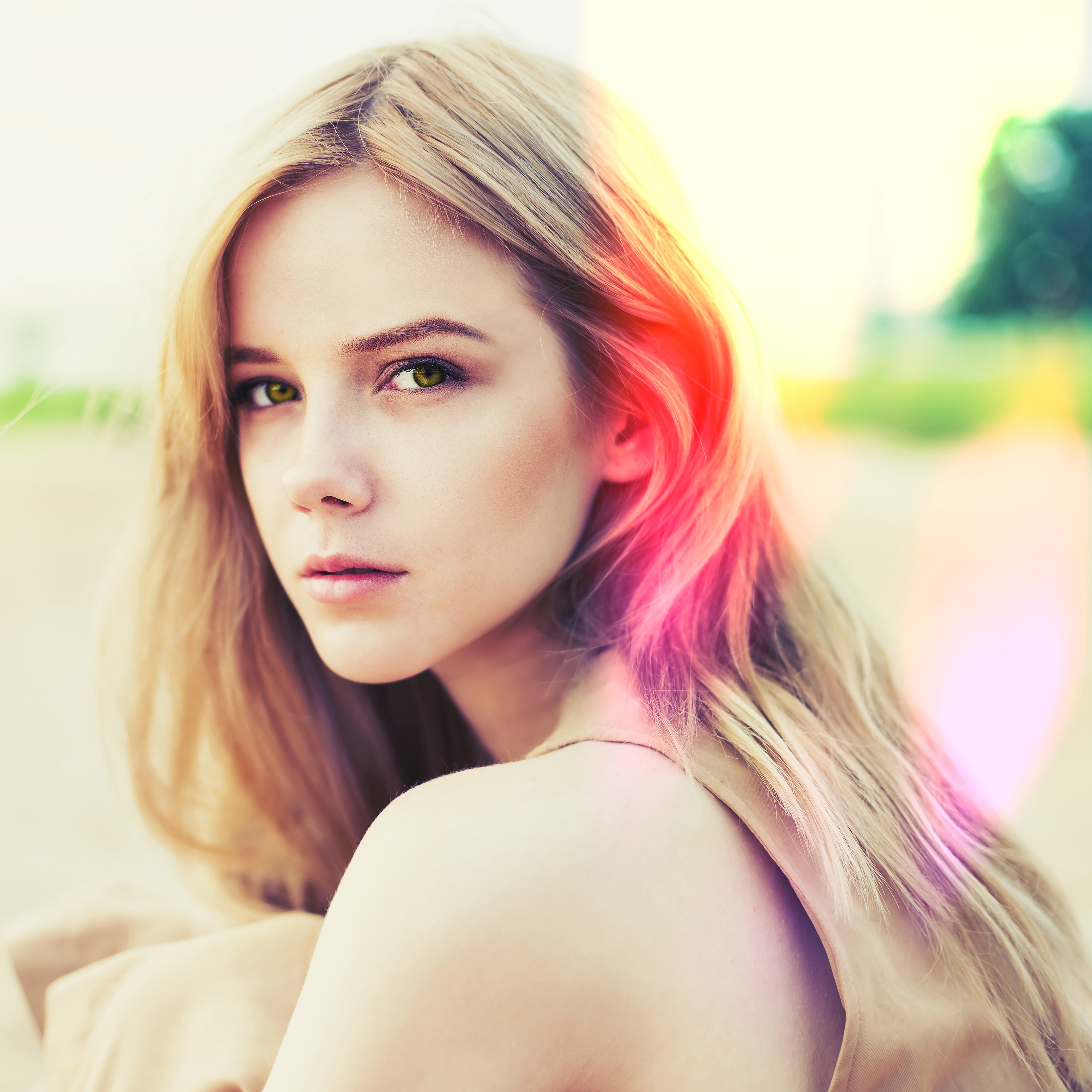 Portrait of a young woman with blonde hair HD Wallpaper