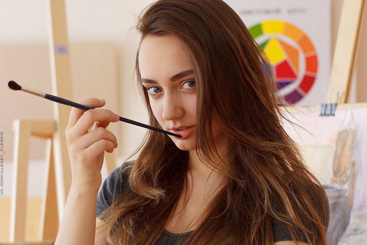 Alexey Flerko portrait with a paintbrush HD Wallpaper