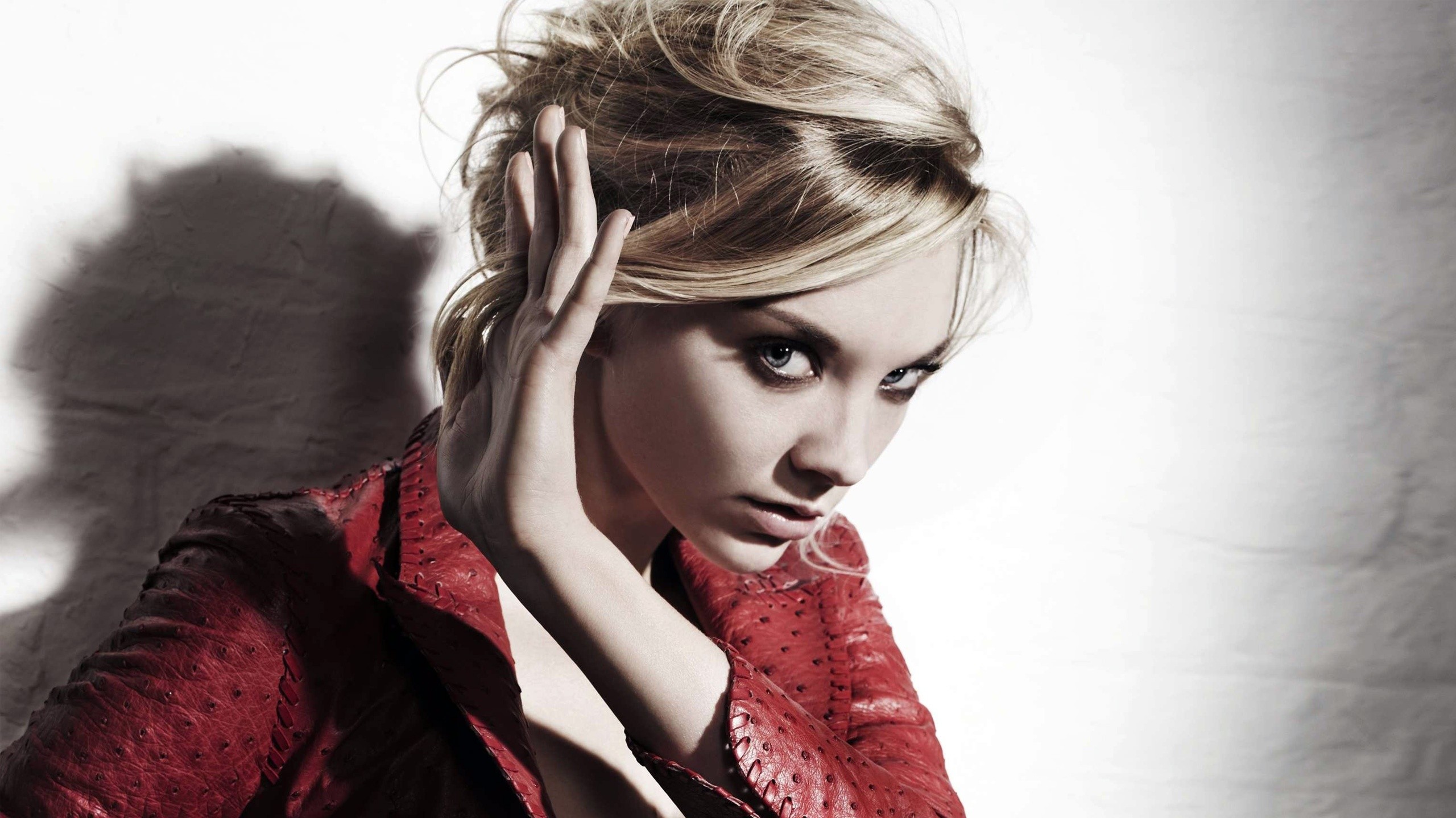Natalie Dormer in a red jacket HD Wallpaper
