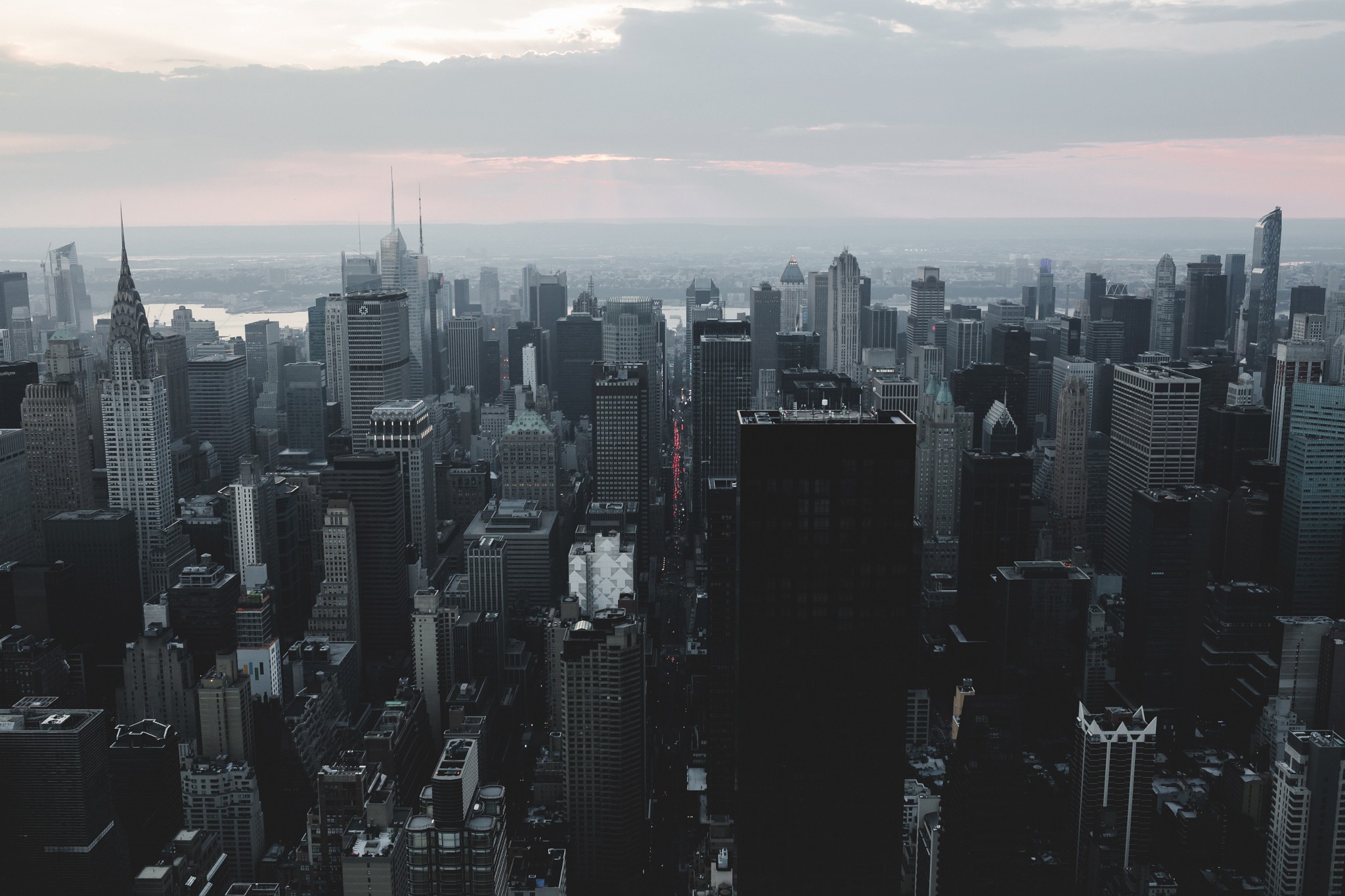 Manhattan, New York City Skyline at Dusk HD Wallpaper