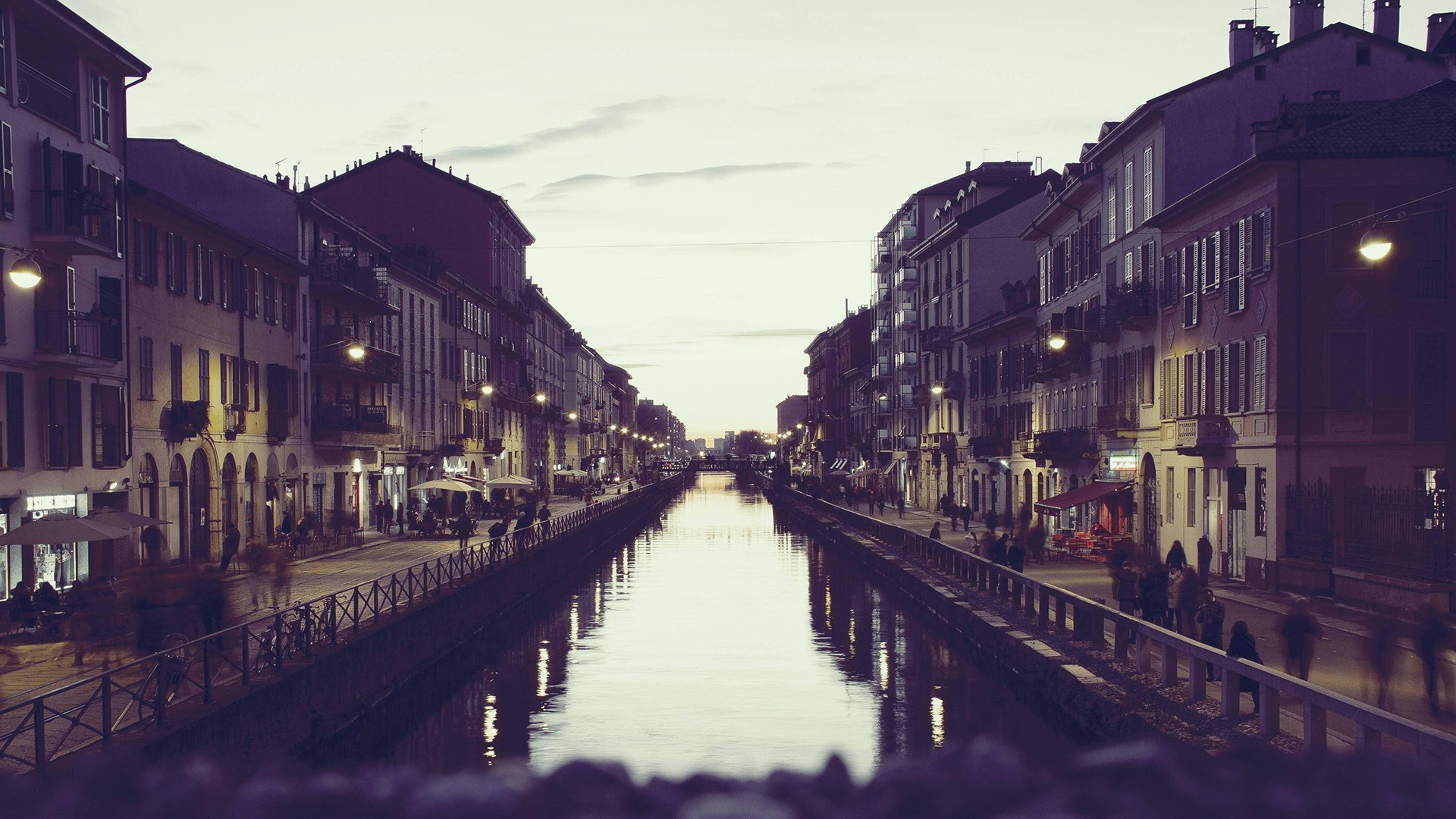 Milan canal at dusk with buildings and reflections HD Wallpaper