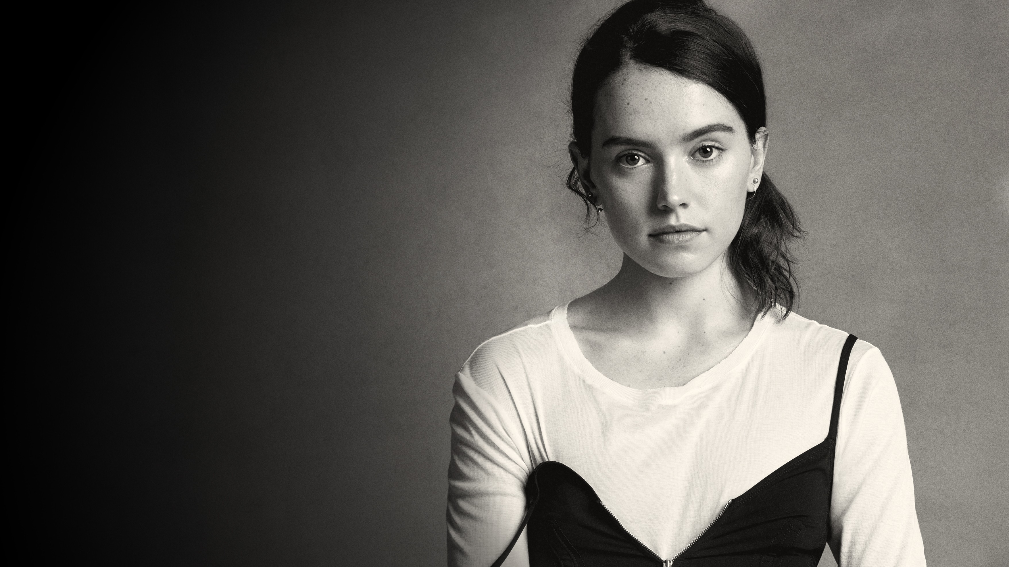 Daisy Ridley Black and White Portrait HD Wallpaper
