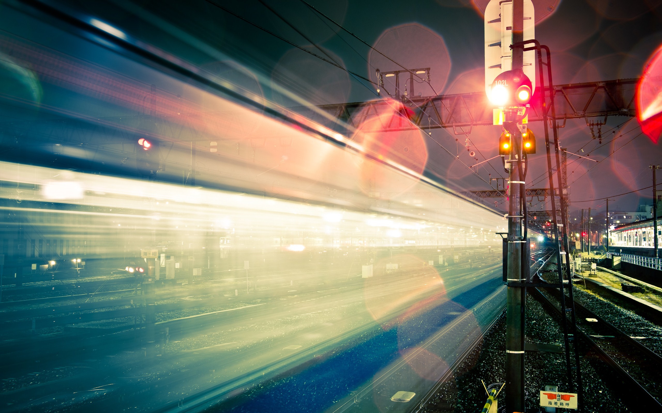 Long exposure of a train at night in Japan HD Wallpaper