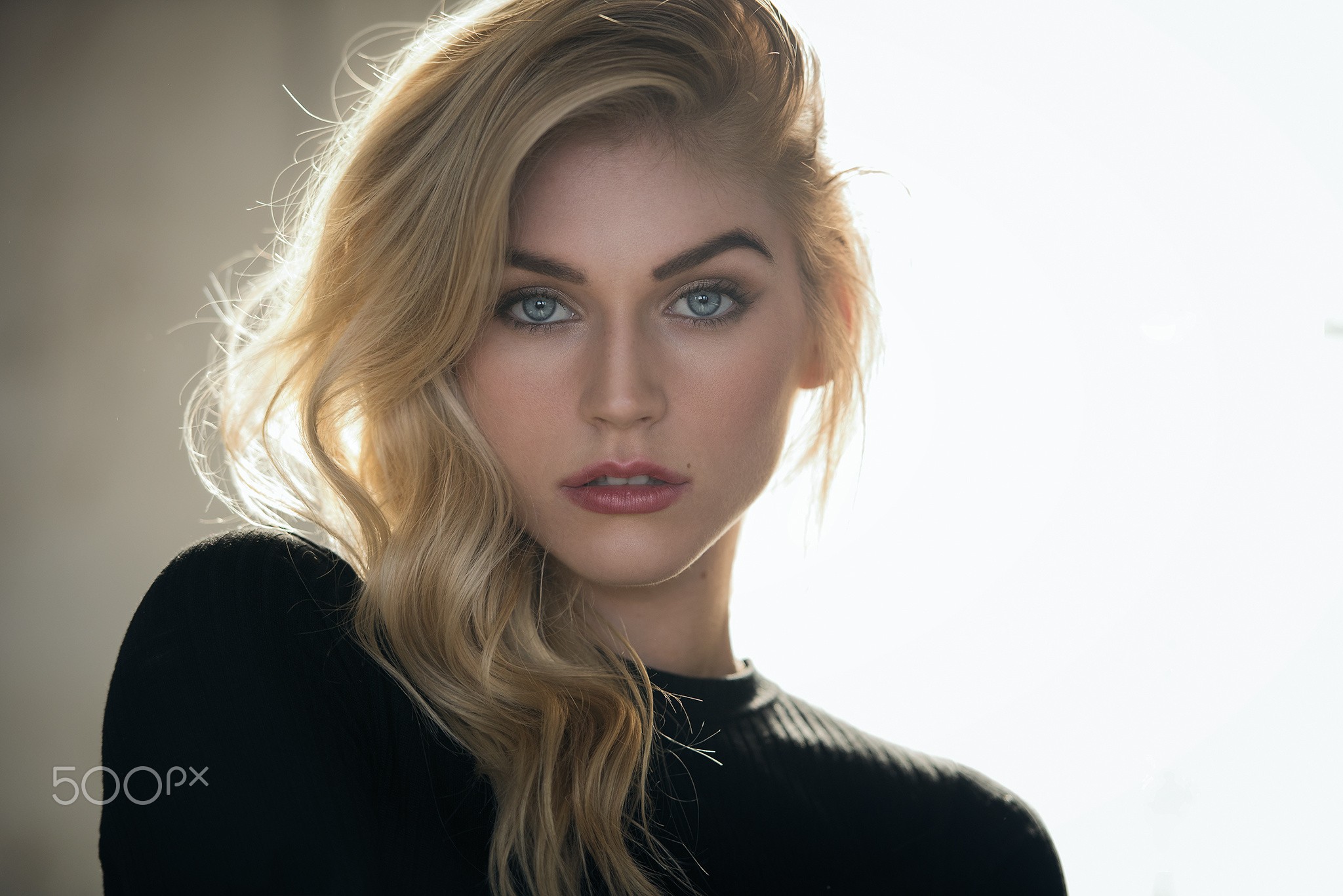 Woman with blonde hair and blue eyes HD Wallpaper