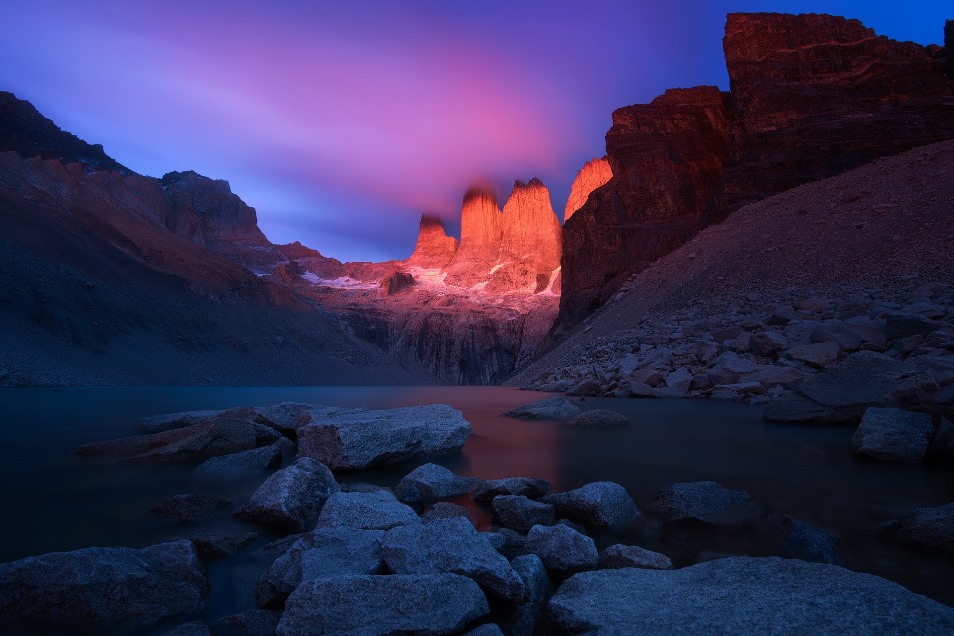 Torres del Paine National Park at sunrise HD Wallpaper