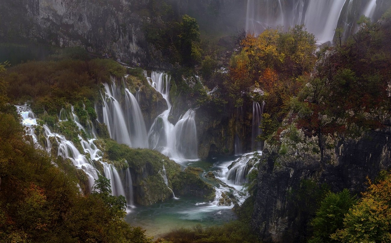 Waterfalls in Plitvice National Park, Croatia during fall HD Wallpaper