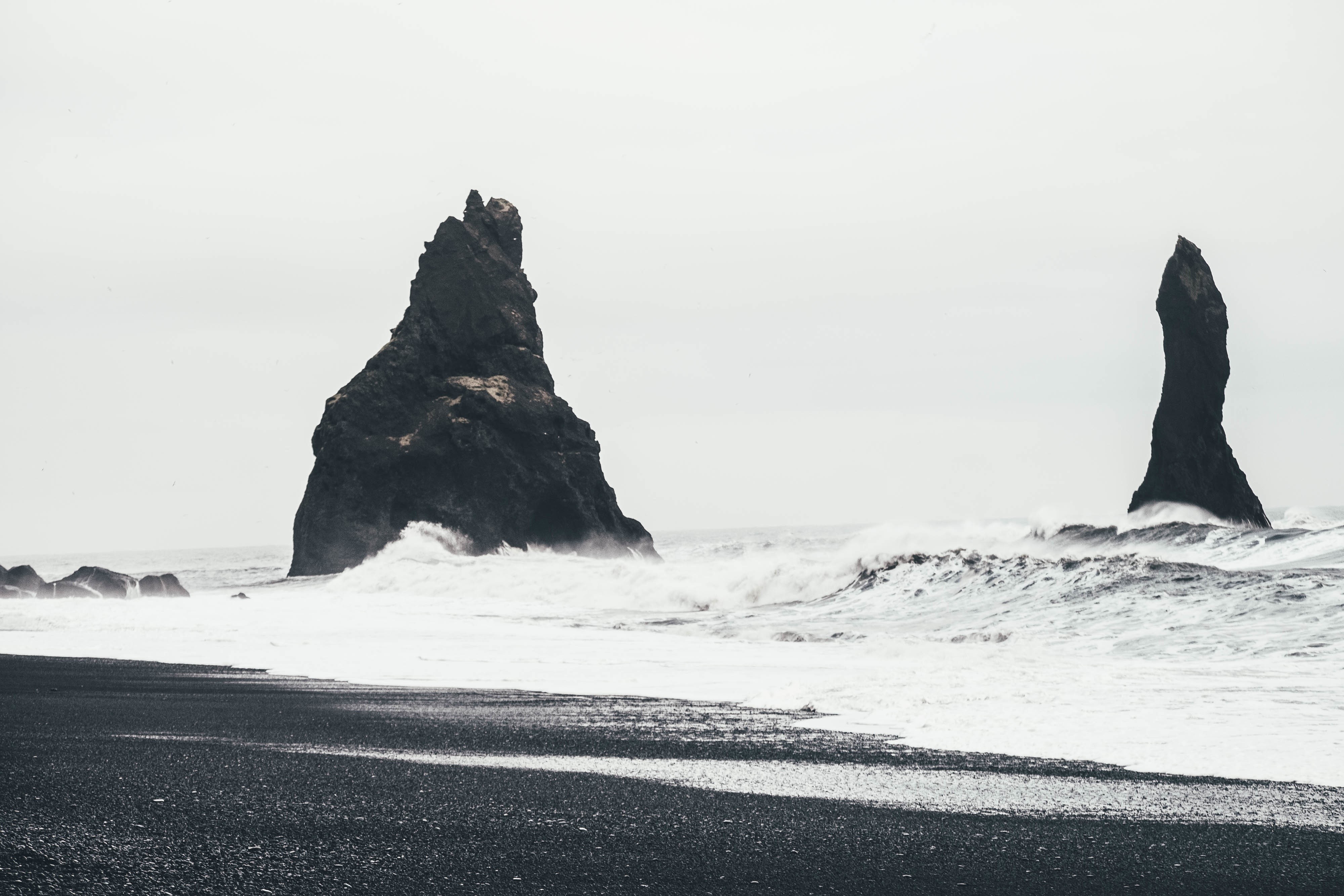 Black Sand Beach with Sea Stacks HD Wallpaper