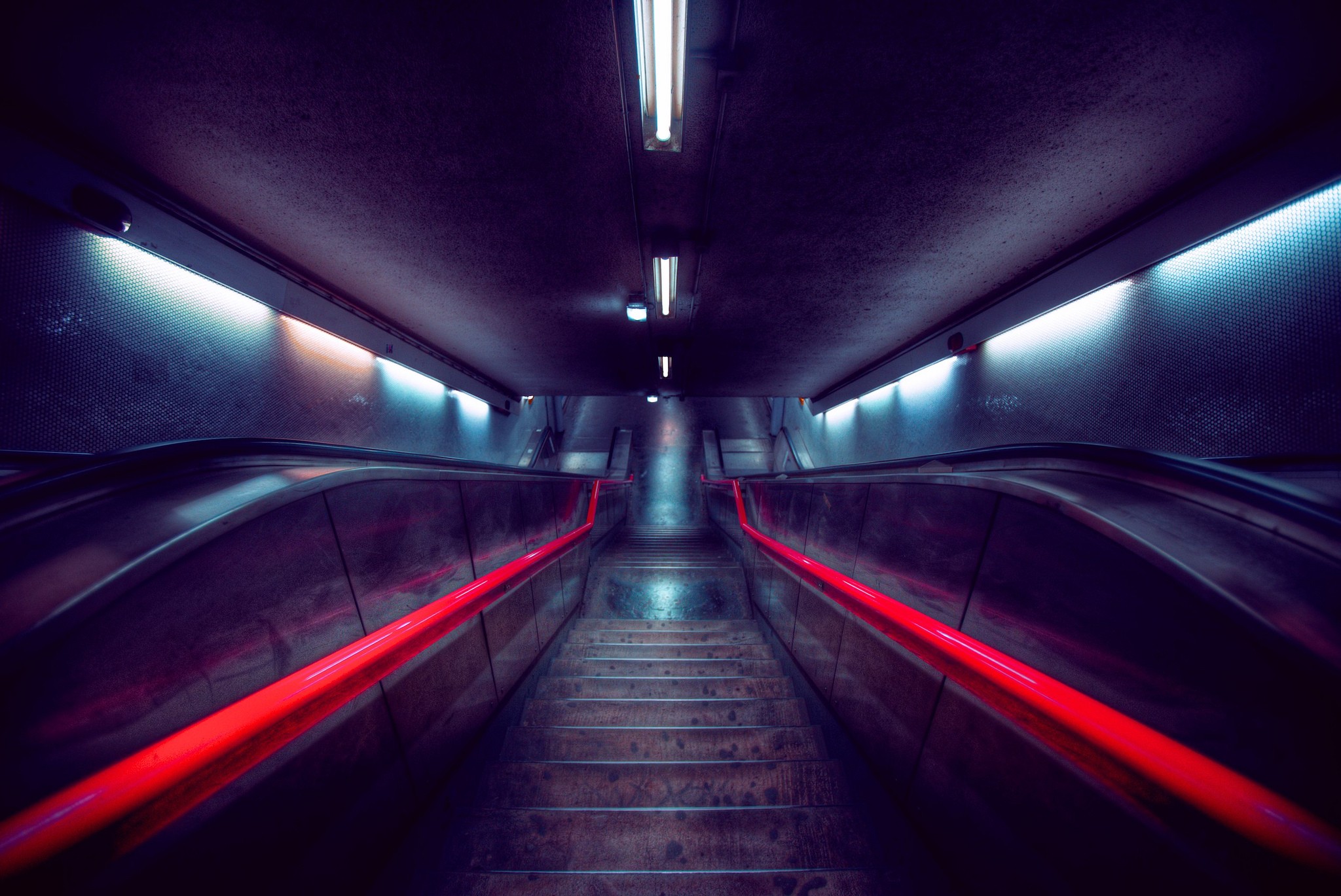 Thomas Ciszewski subway stairs with red handrails HD Wallpaper