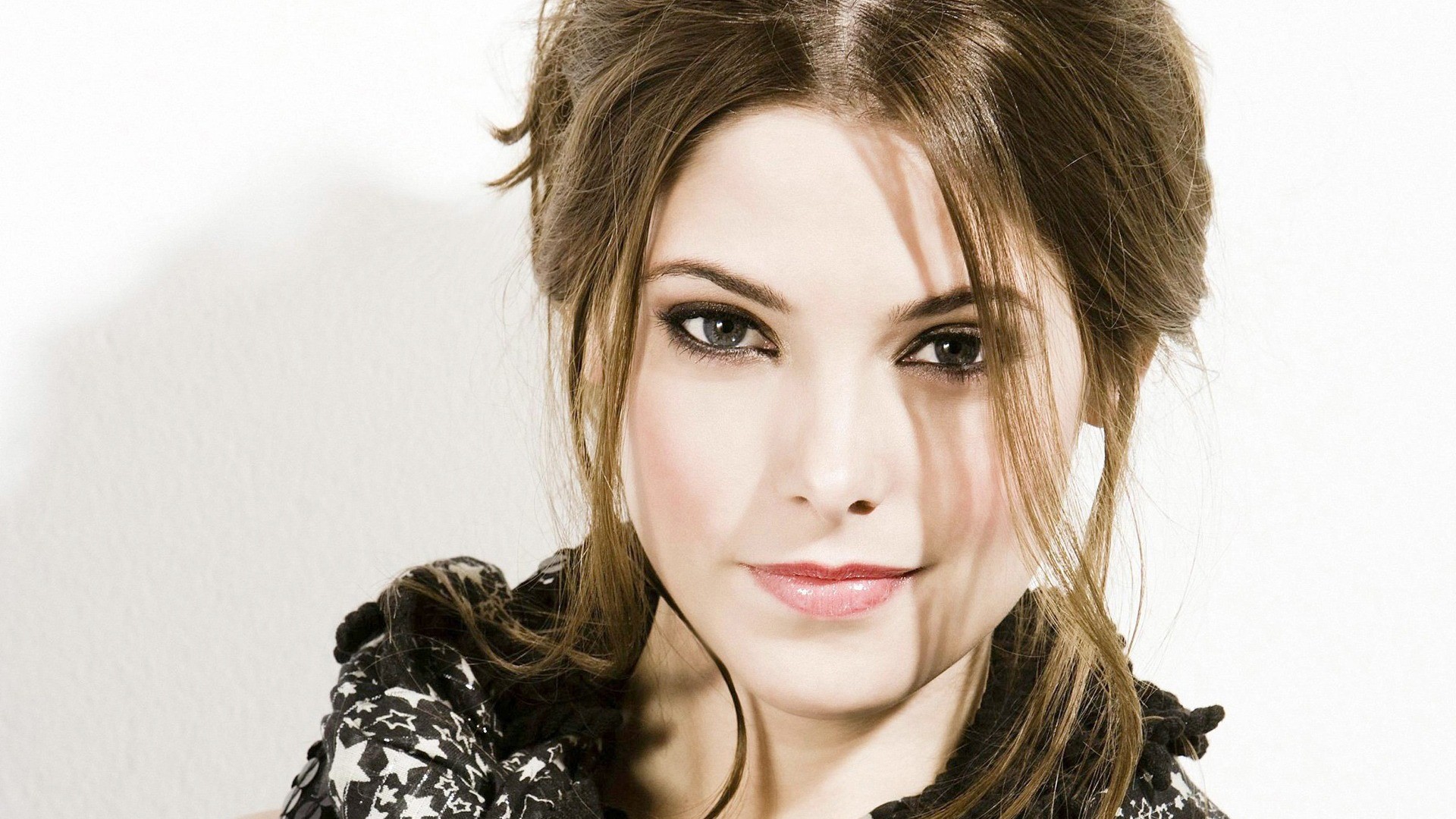 Ashley Greene portrait HD Wallpaper