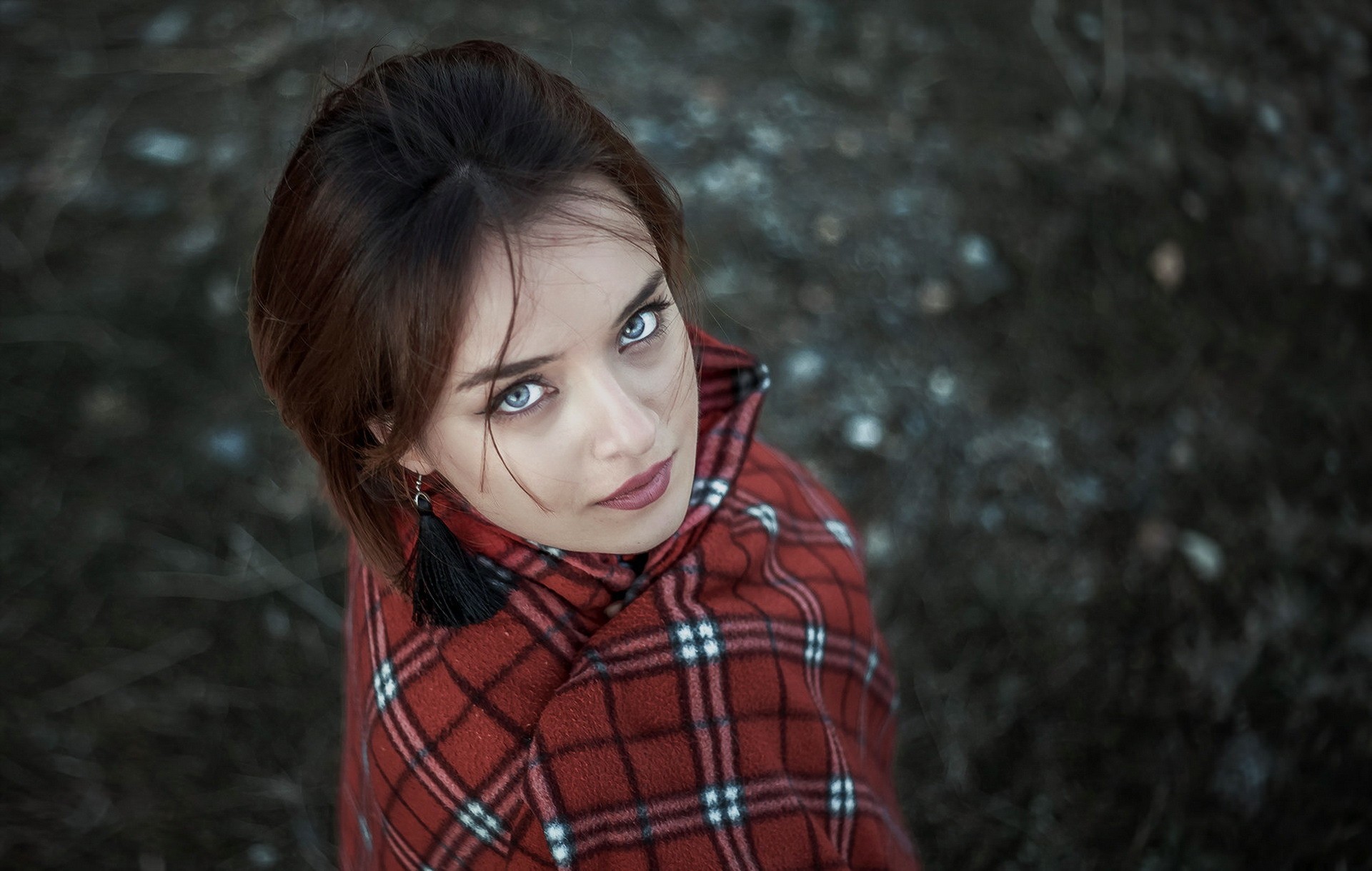 Portrait of a woman with blue eyes wearing a red plaid coat HD Wallpaper