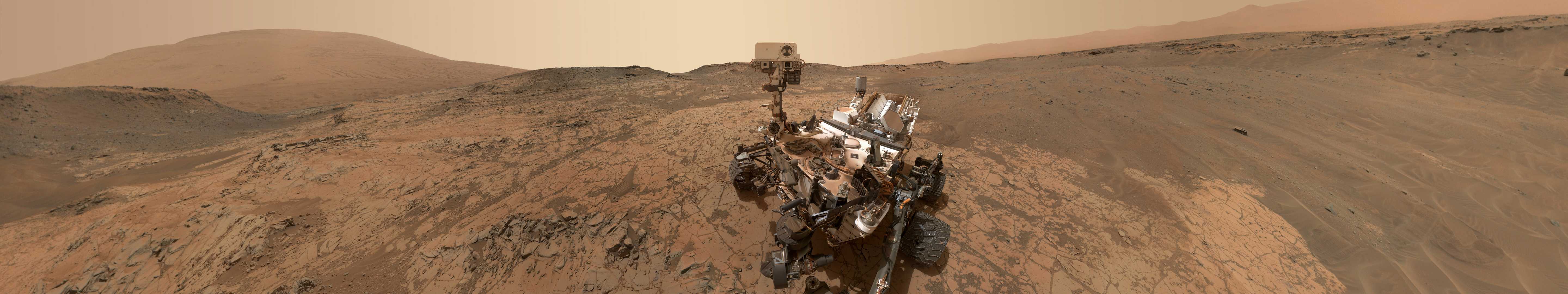 Curiosity Rover on the surface of Mars HD Wallpaper