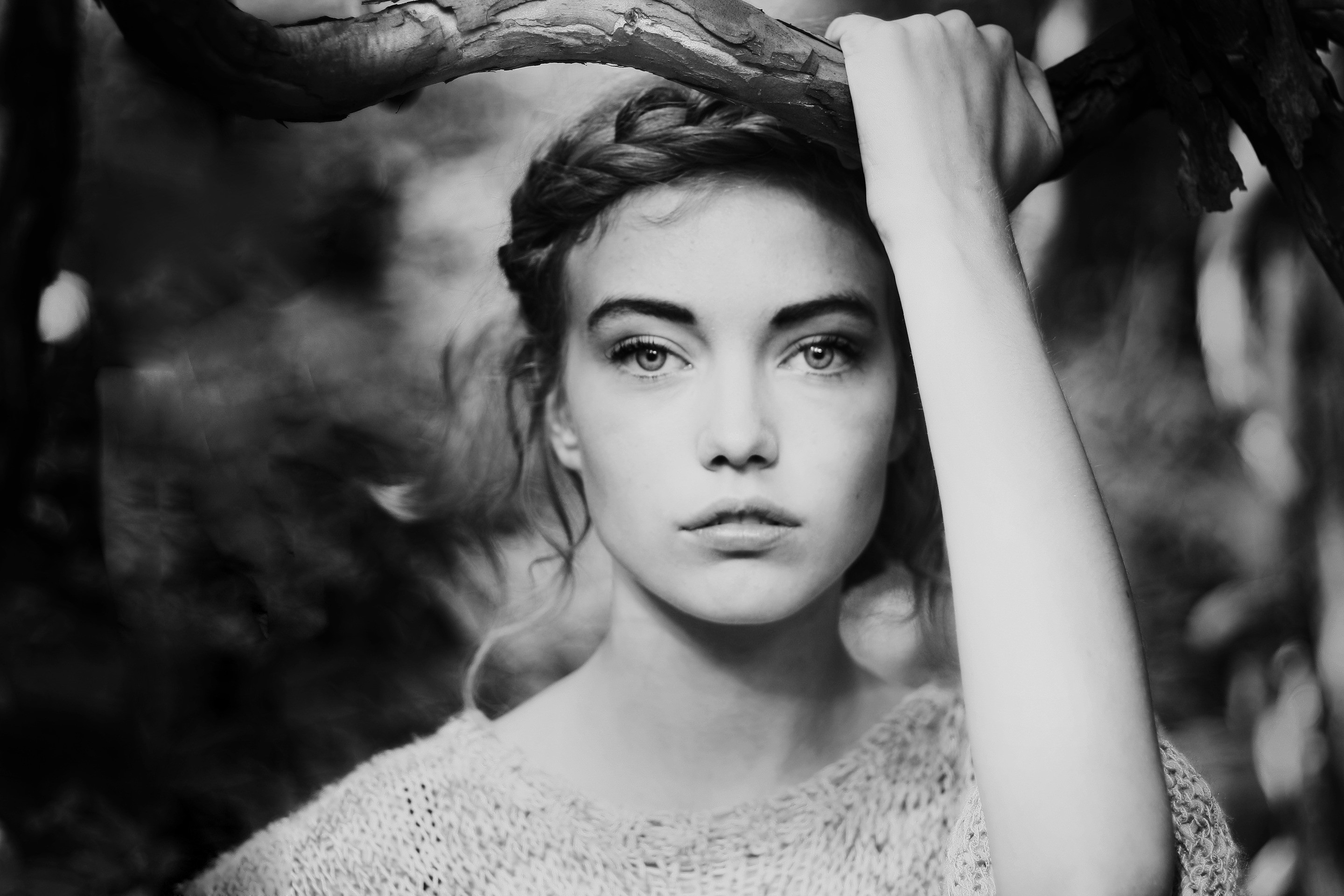 Elsa Fredriksson Holmgren with braids outdoors HD Wallpaper