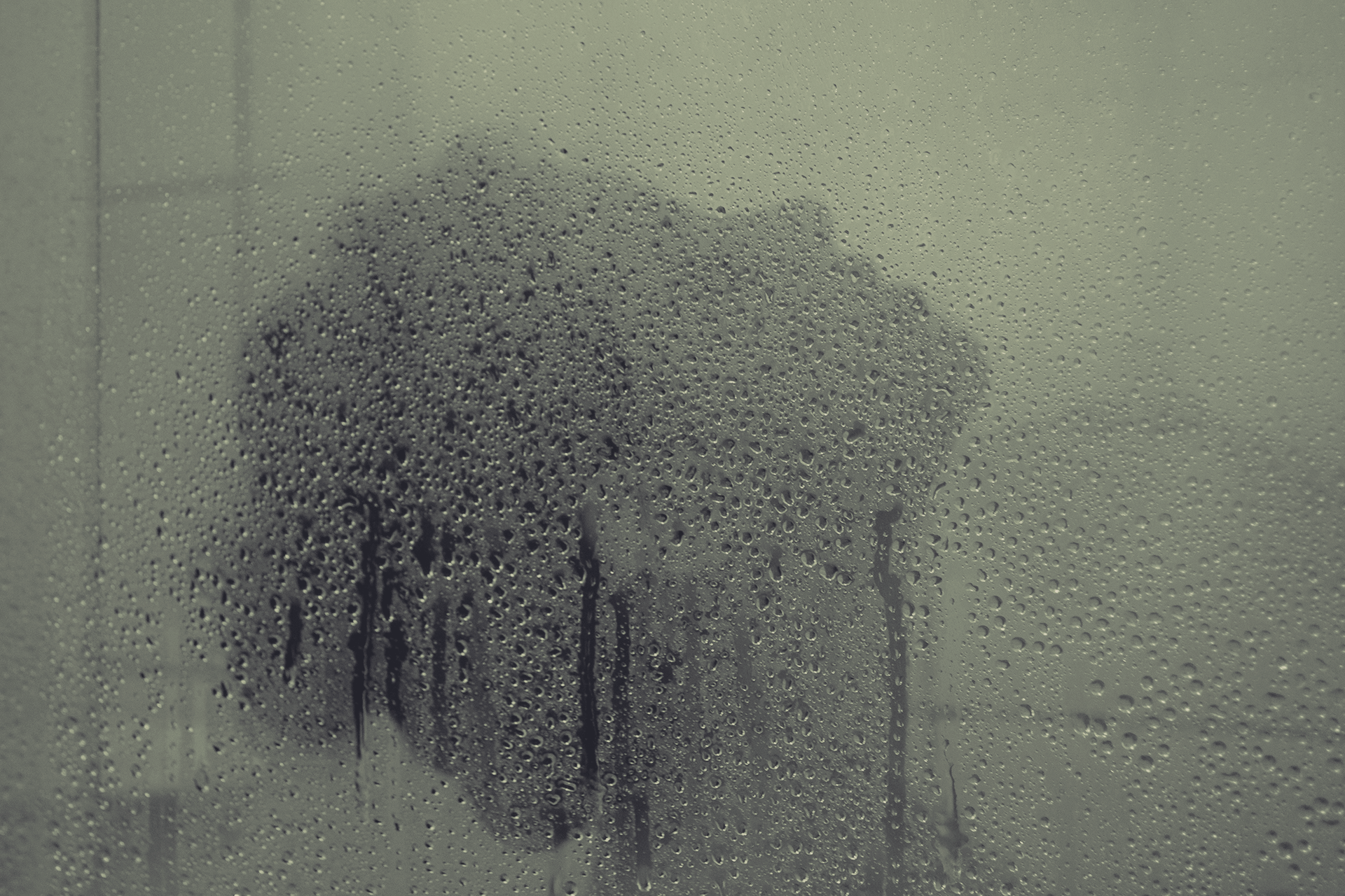 Water drops on a steamy glass surface HD Wallpaper